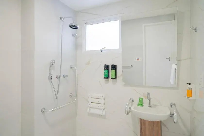 Family Room - Disability Access in Beach Park Resort - Wellness Family Room - Disability Access in Beach Park Resort - Wellness