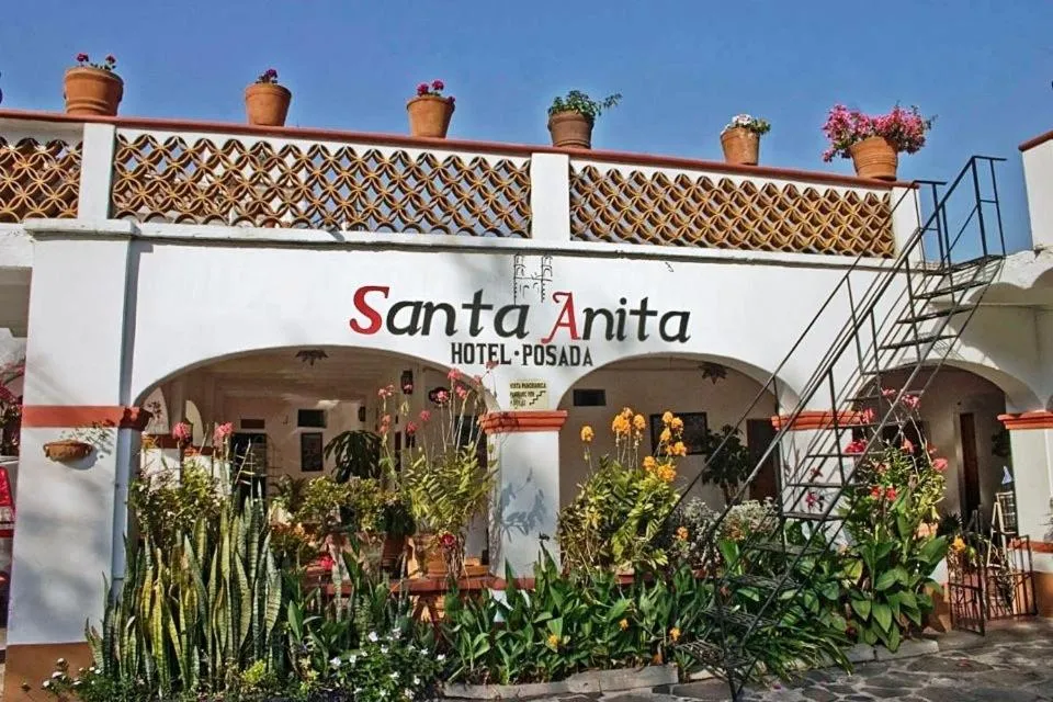 Property building in Hotel Posada Santa Anita