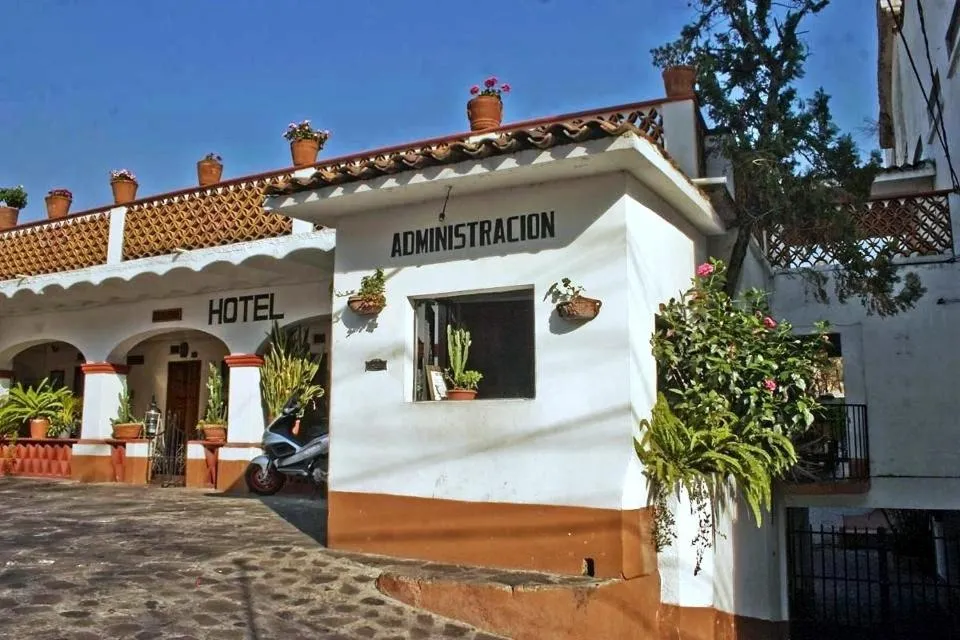 Facade/entrance in Hotel Posada Santa Anita