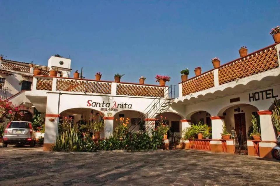 Facade/entrance in Hotel Posada Santa Anita
