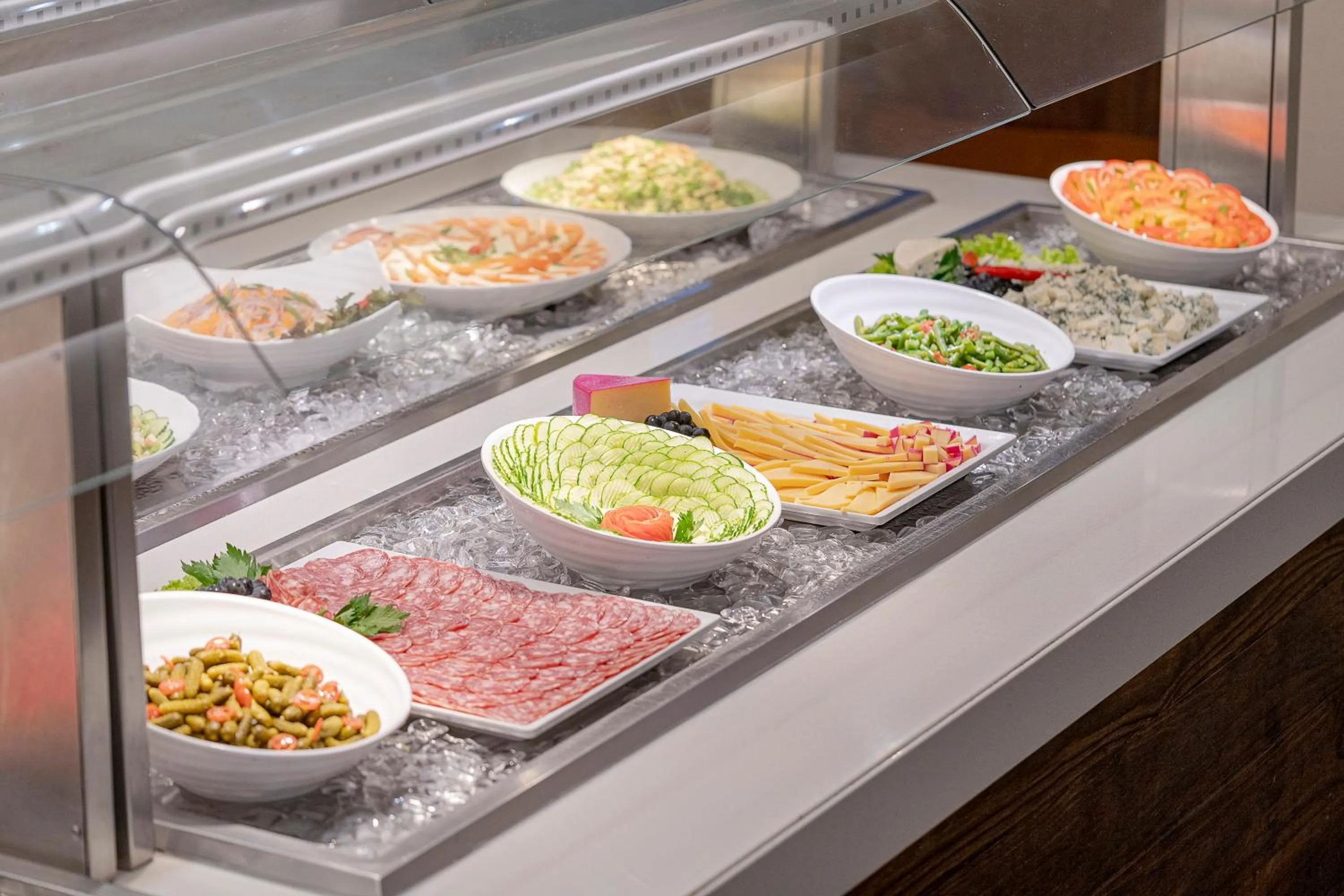 Food in Beach Park Resort - Suites