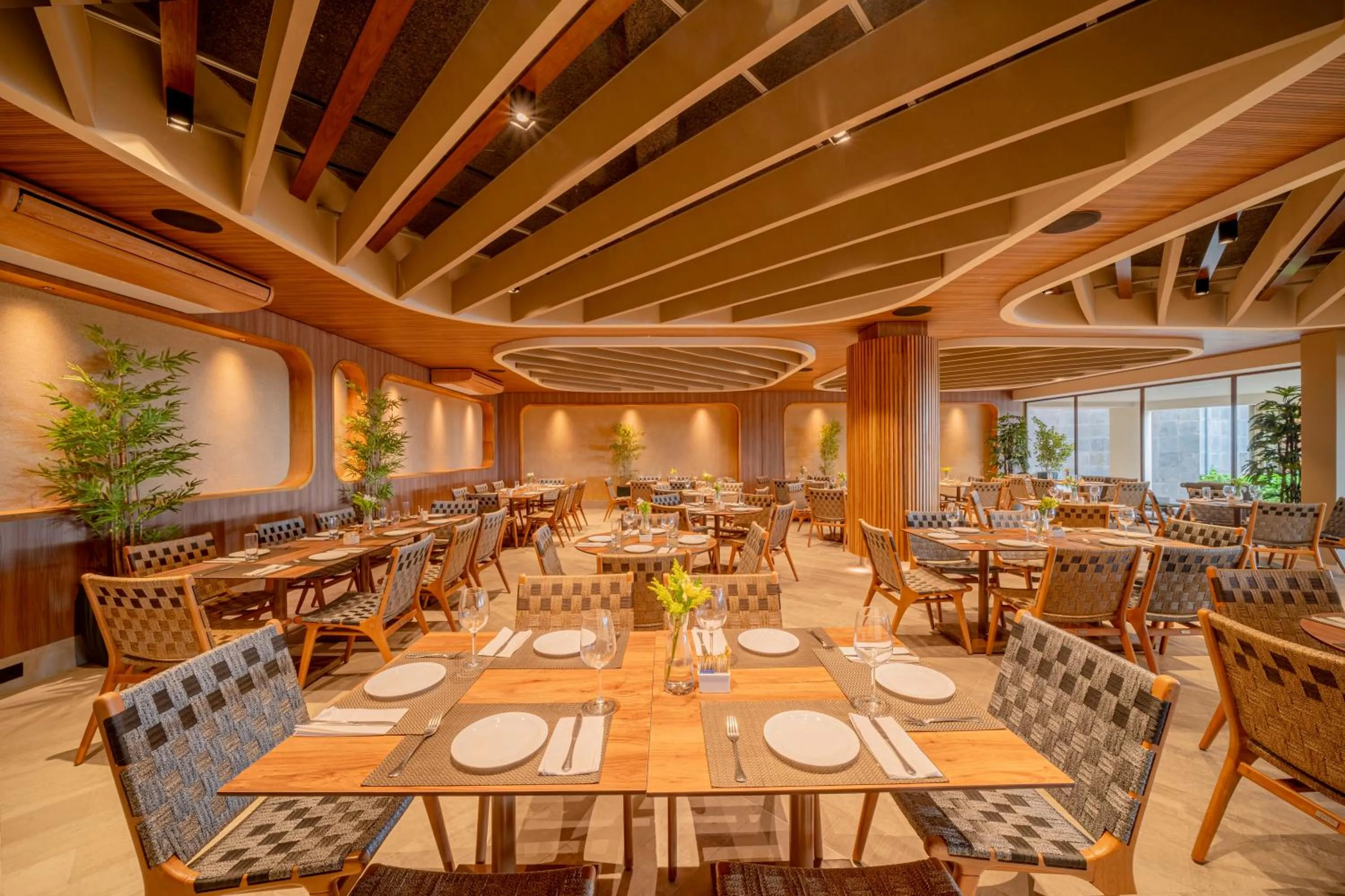 Restaurant/places to eat in Beach Park Resort - Suites