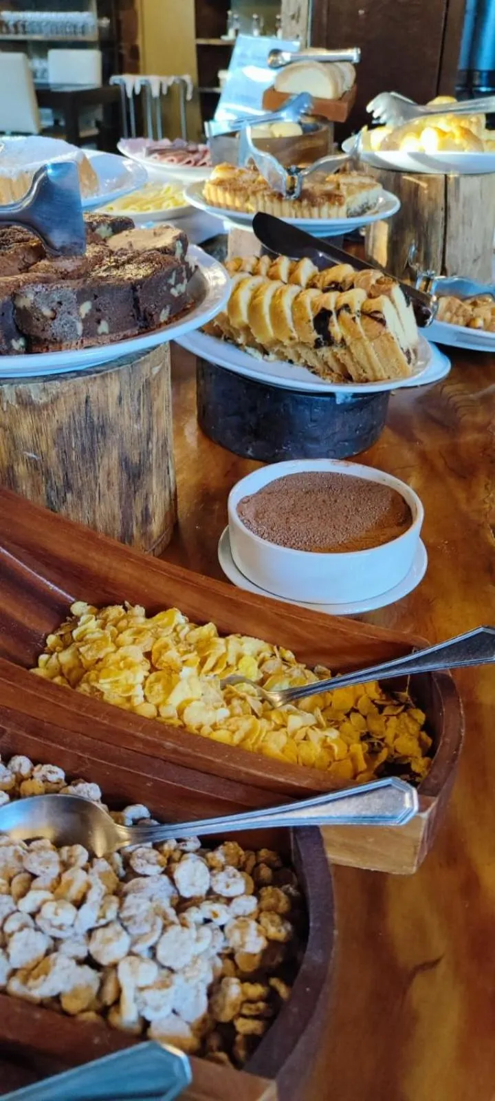 Buffet breakfast in Yvy Hotel de Selva