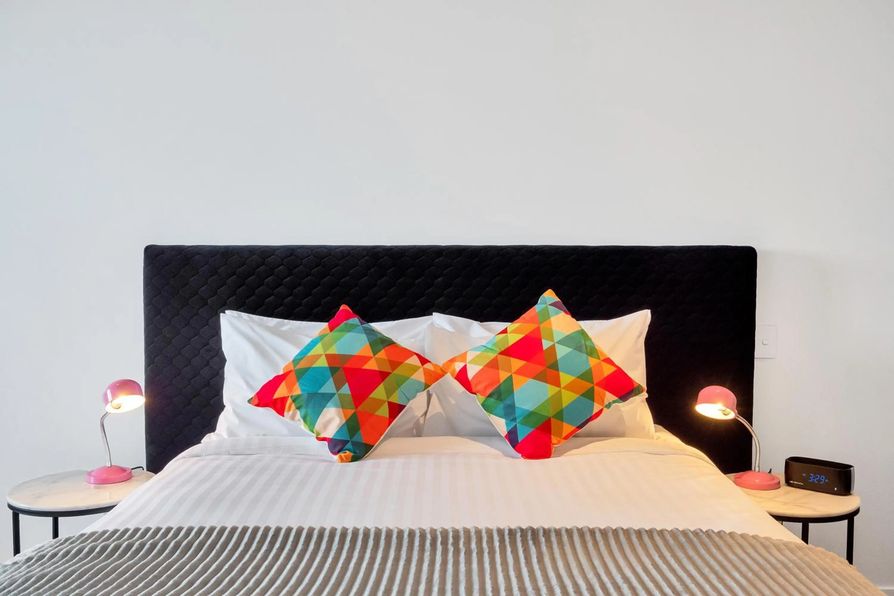 Bed in Roomie Apartment Hotel