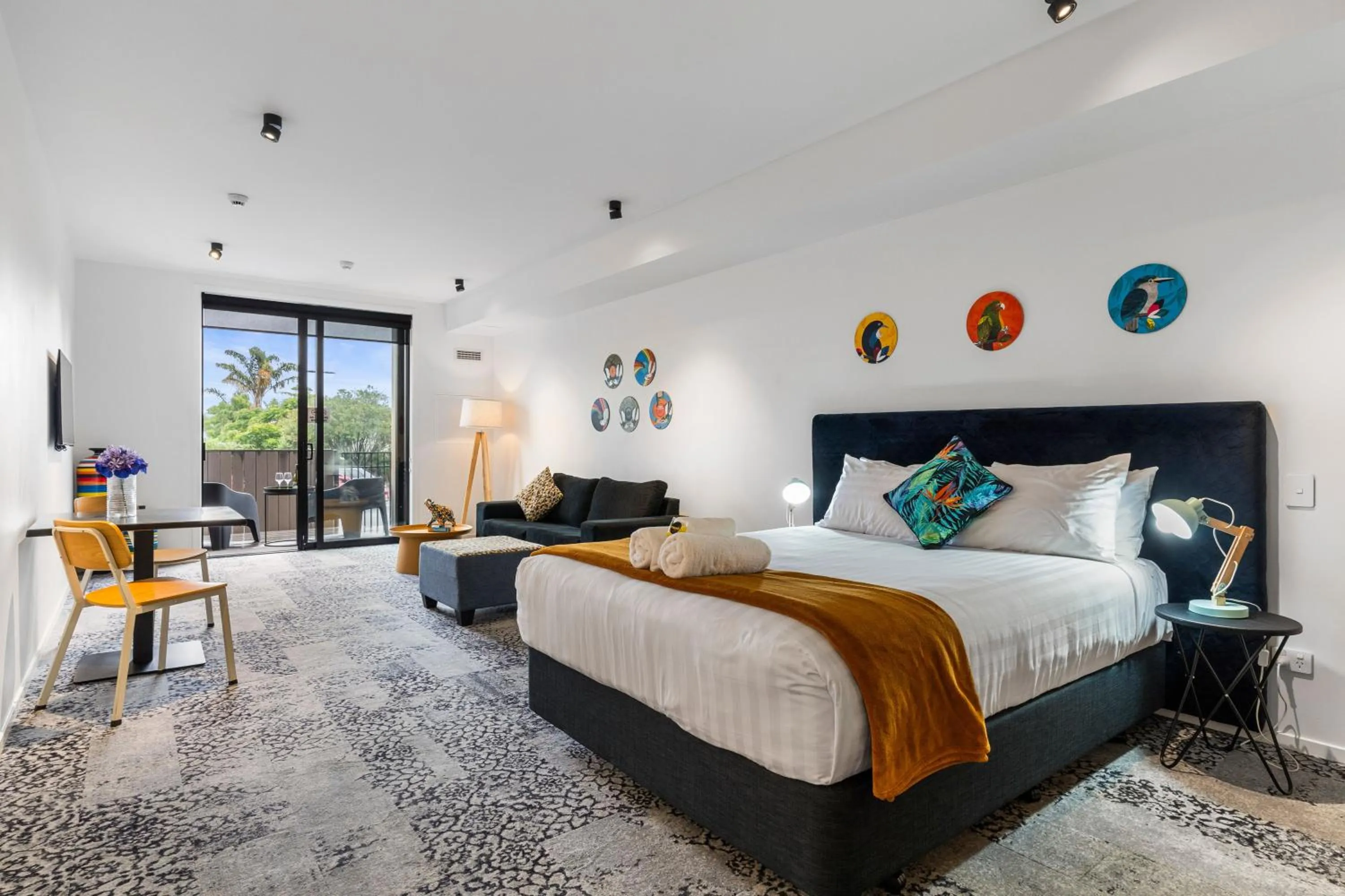 Property building in Roomie Apartment Hotel