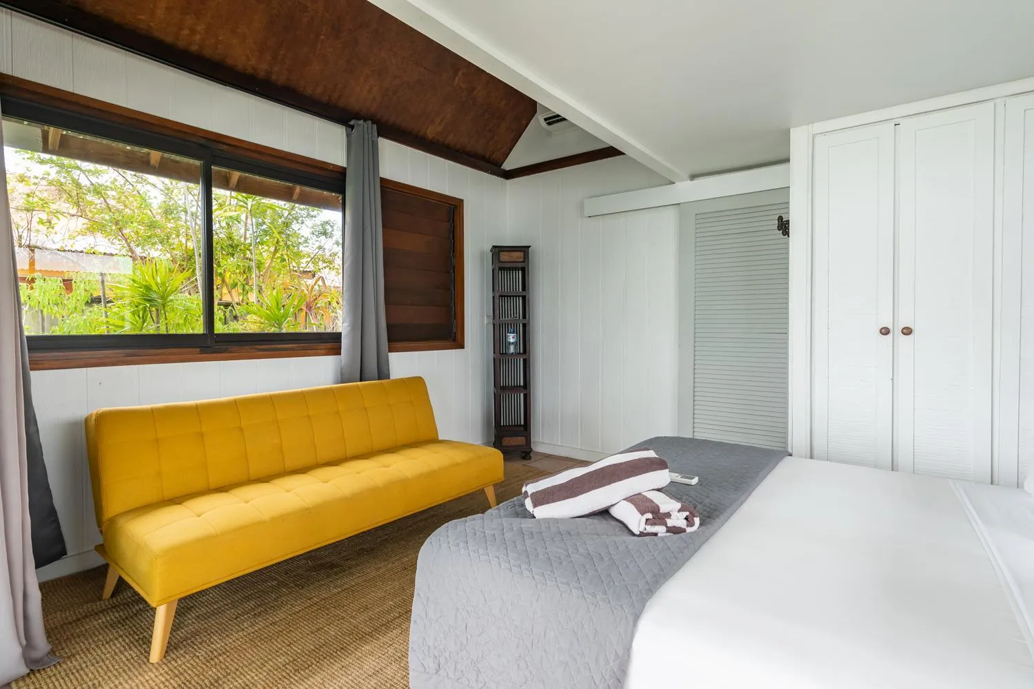 Bed in Moorea Island Beach Hotel