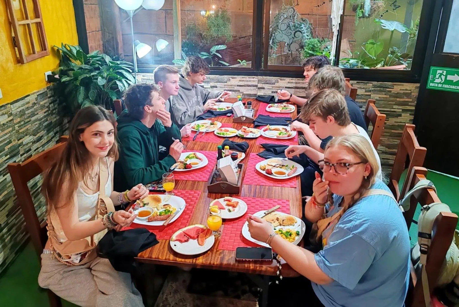 Dining area in Cabinas El Pueblo B&B Monteverde