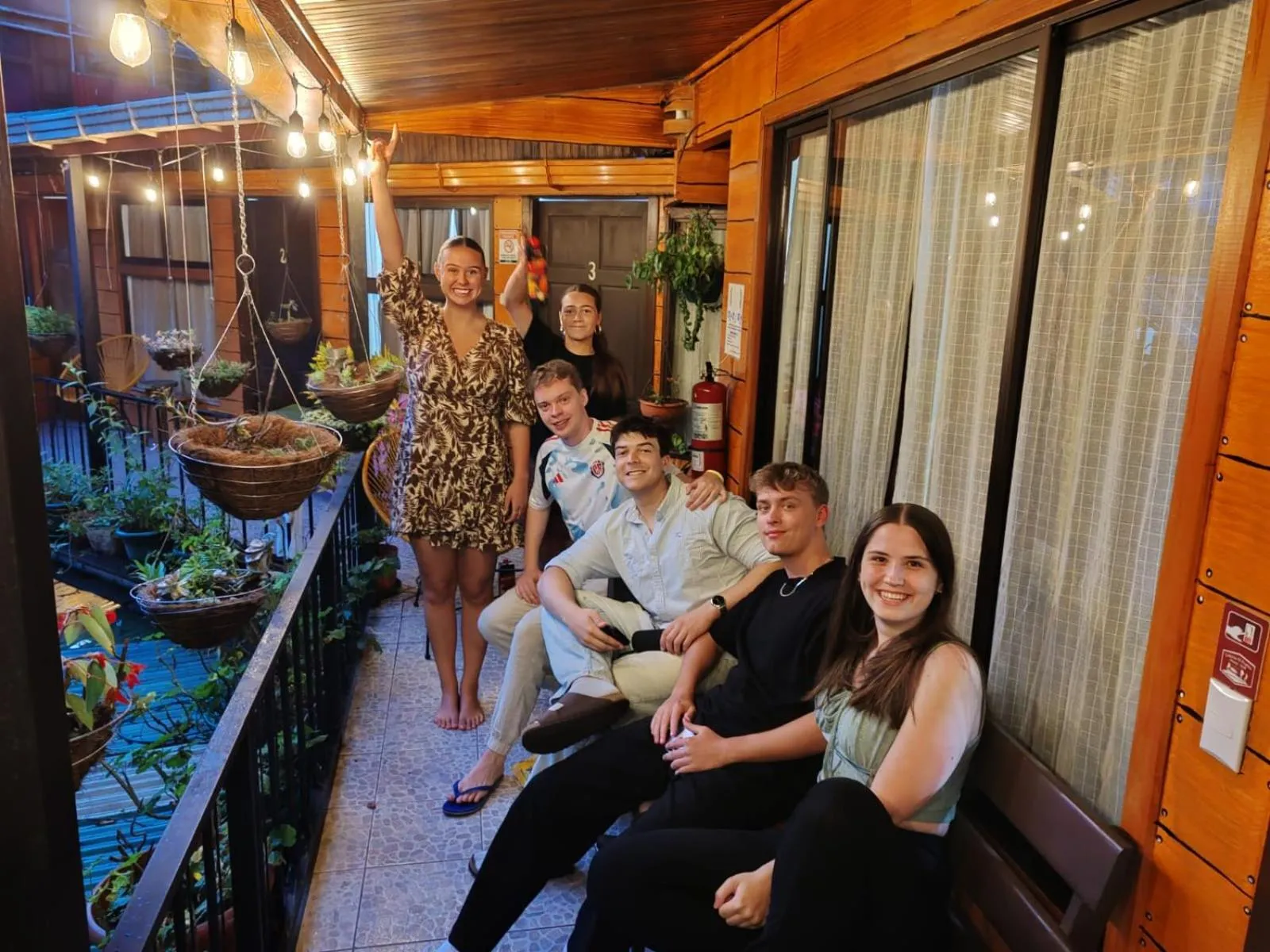 group of guests in Cabinas El Pueblo B&B Monteverde