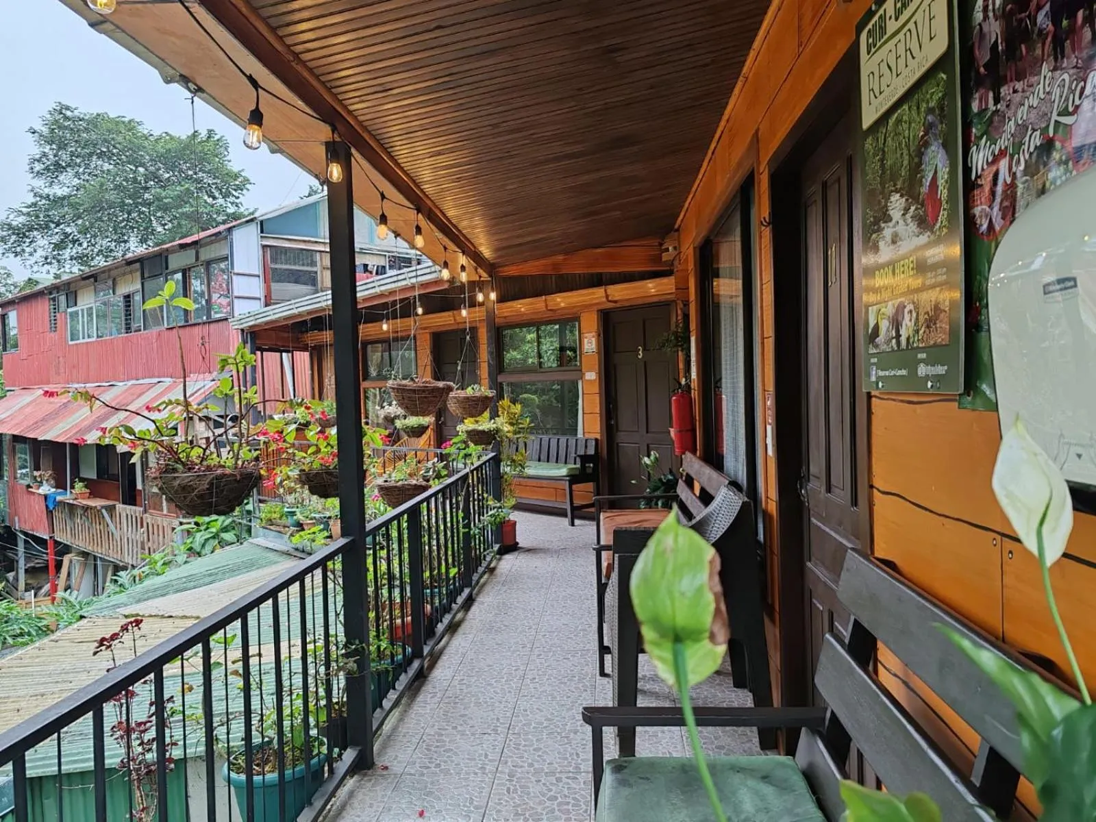 Balcony/Terrace in Cabinas El Pueblo B&B Monteverde