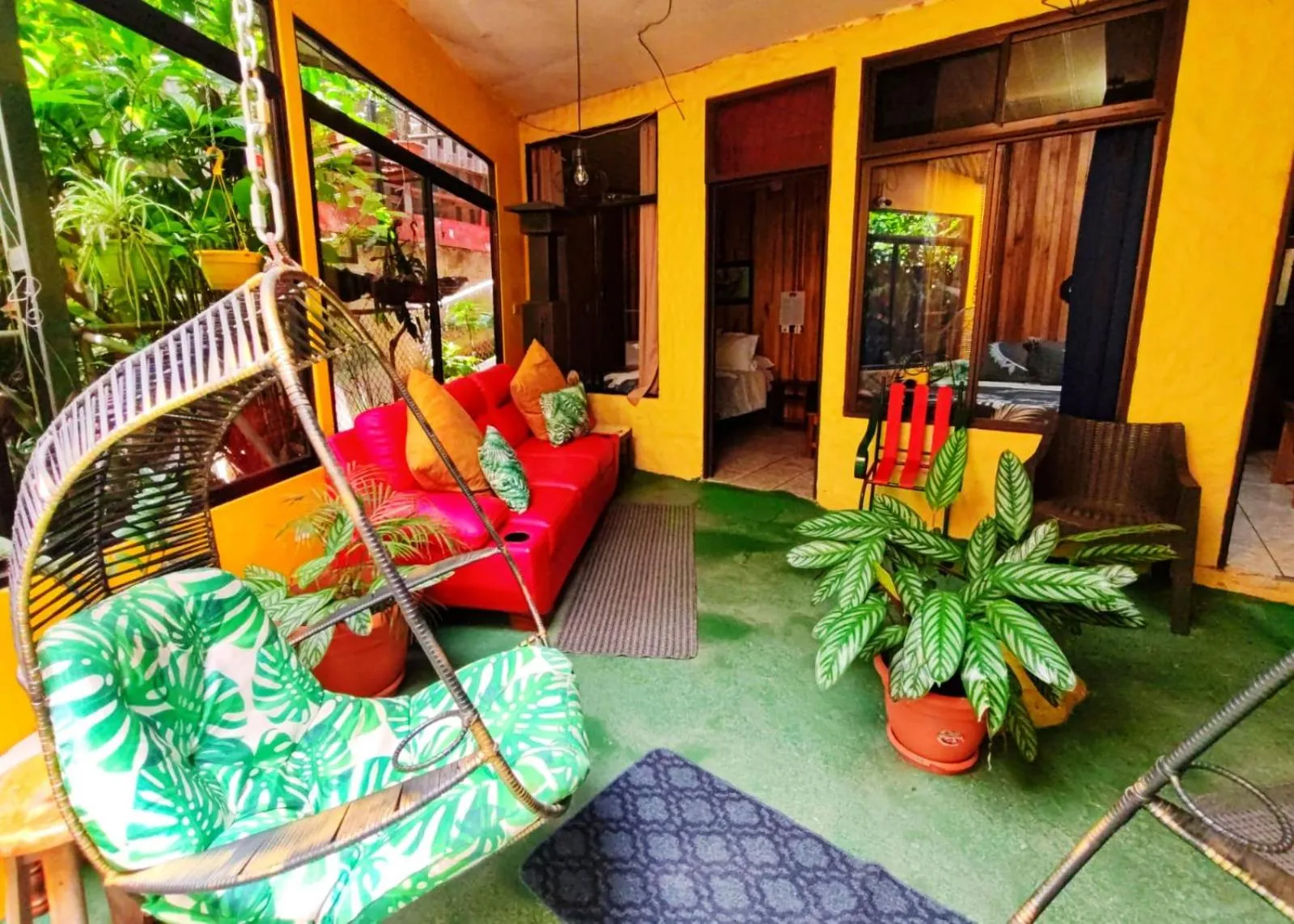 Inner courtyard view in Cabinas El Pueblo B&B Monteverde