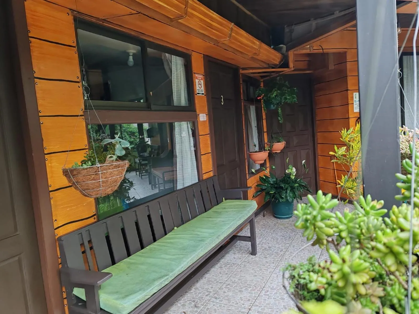 Balcony/Terrace in Cabinas El Pueblo B&B Monteverde