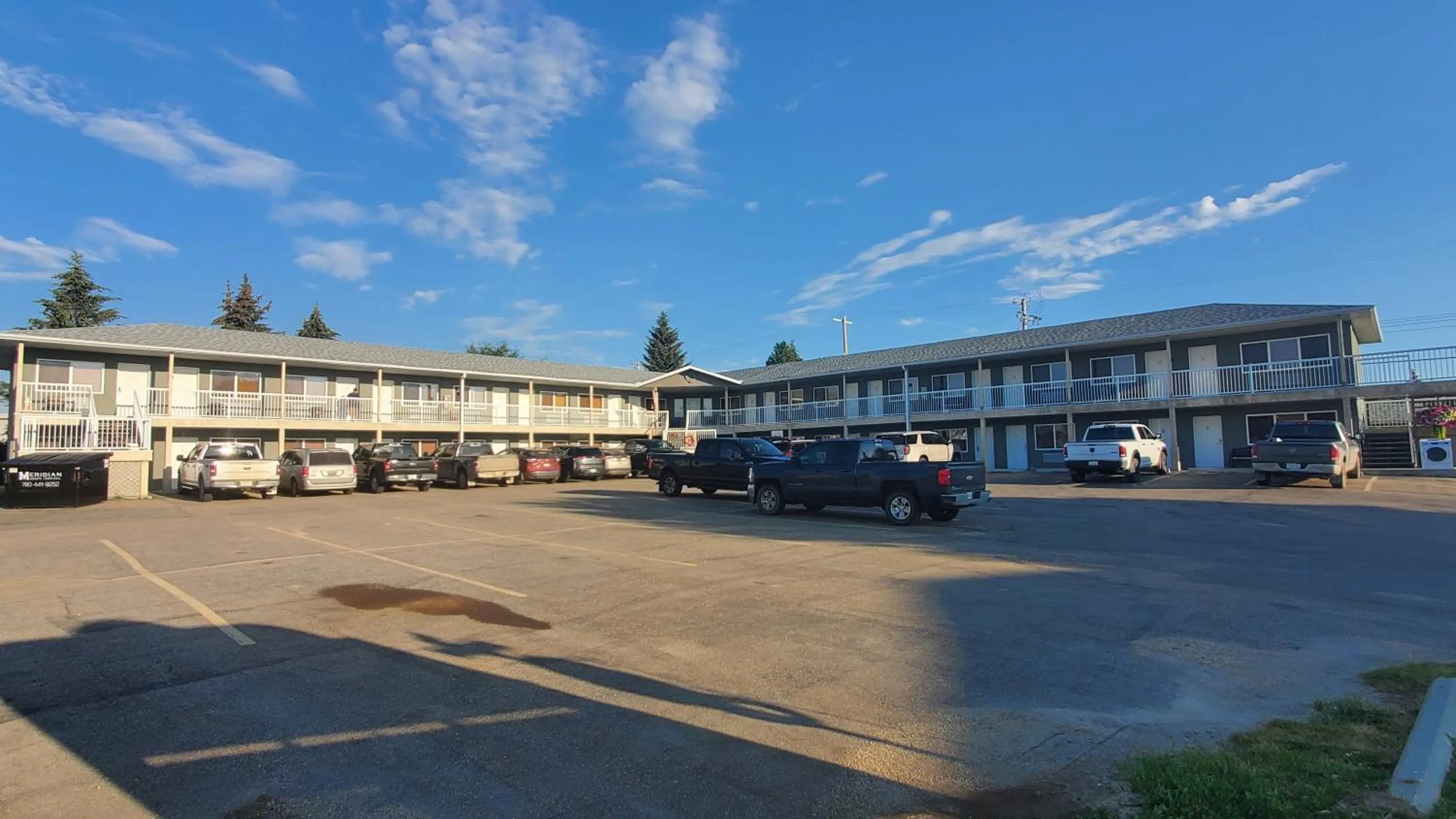 Property building in Shoreside Inn & Suites