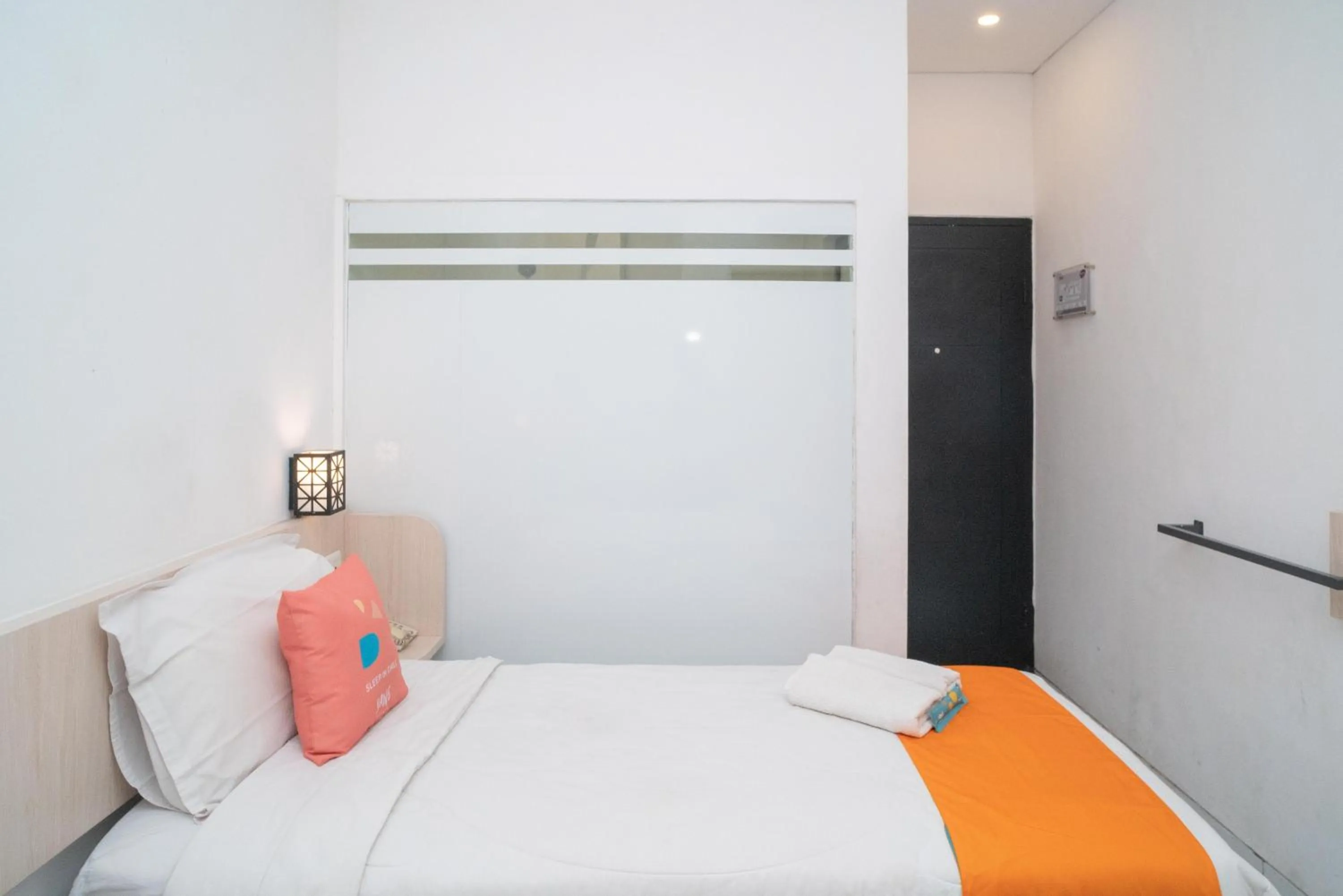 Bedroom, Bed in Sans Hotel FiFFa Premiere Malang