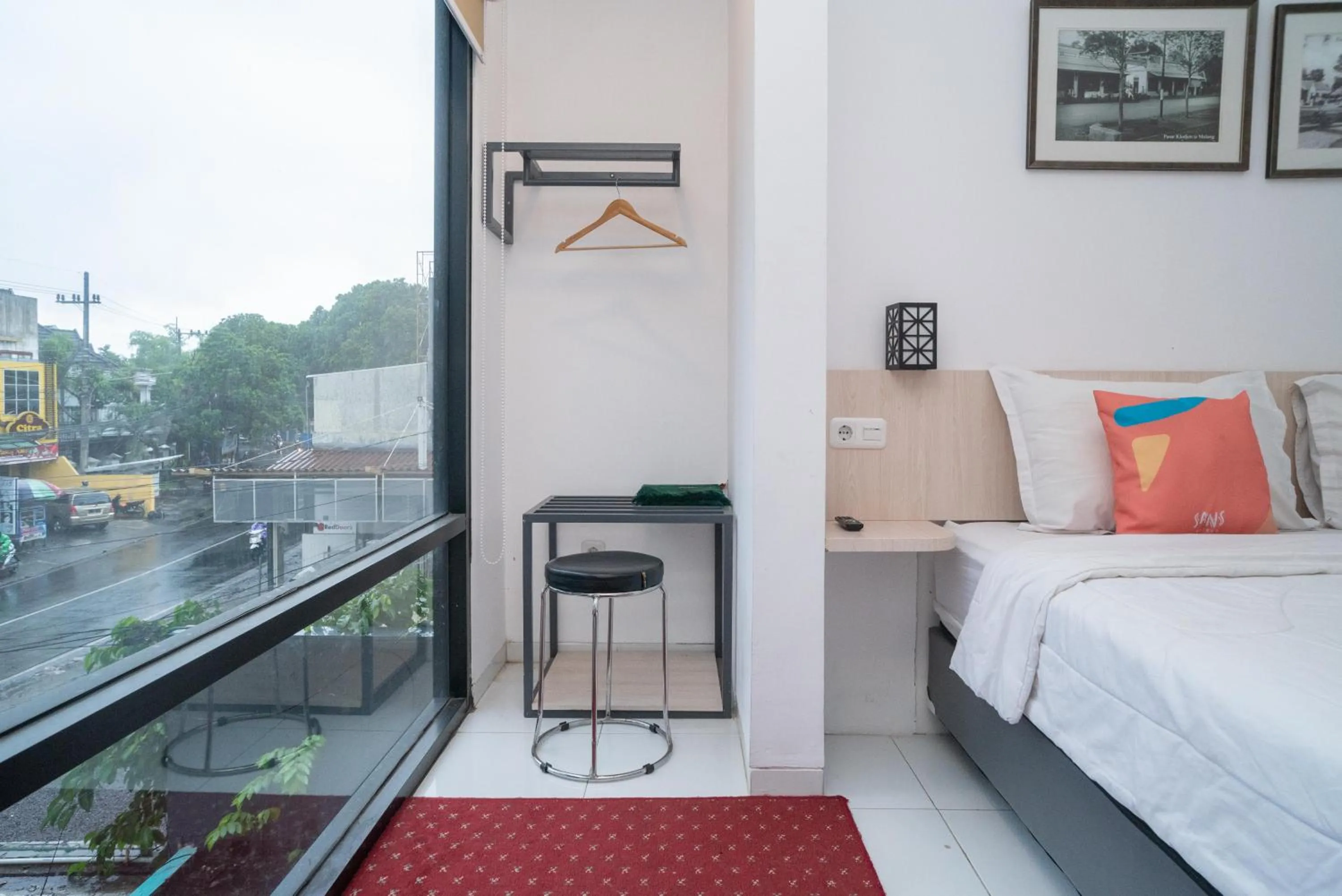 Bedroom, Bed in Sans Hotel FiFFa Premiere Malang