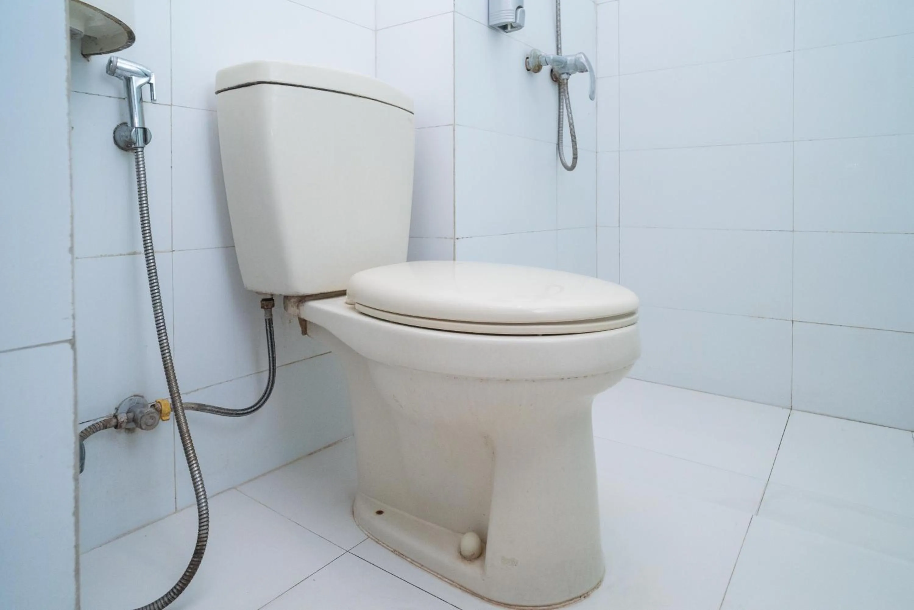 Bathroom in Sans Hotel FiFFa Premiere Malang