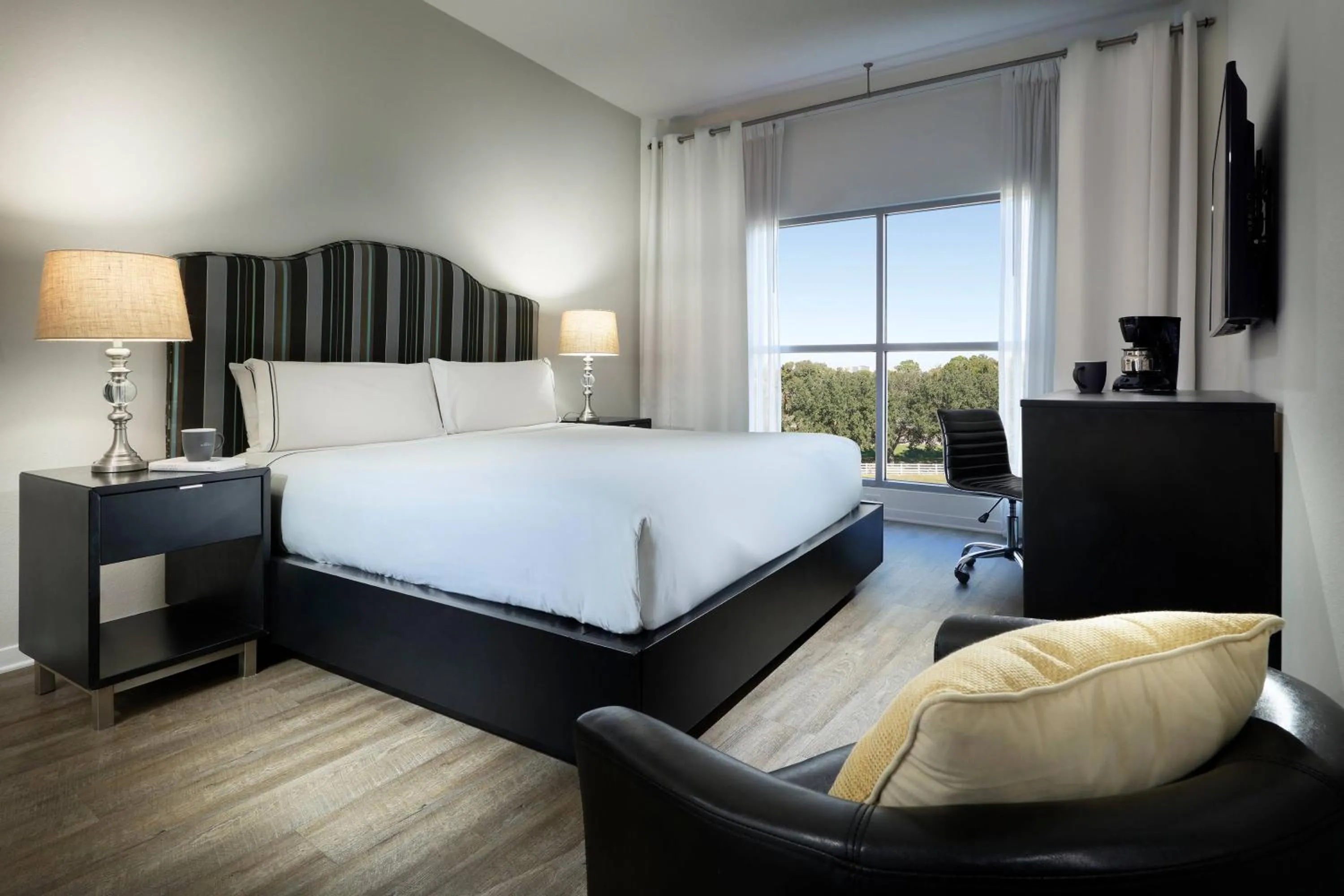 Property building, Bed in Meliá Orlando Celebration