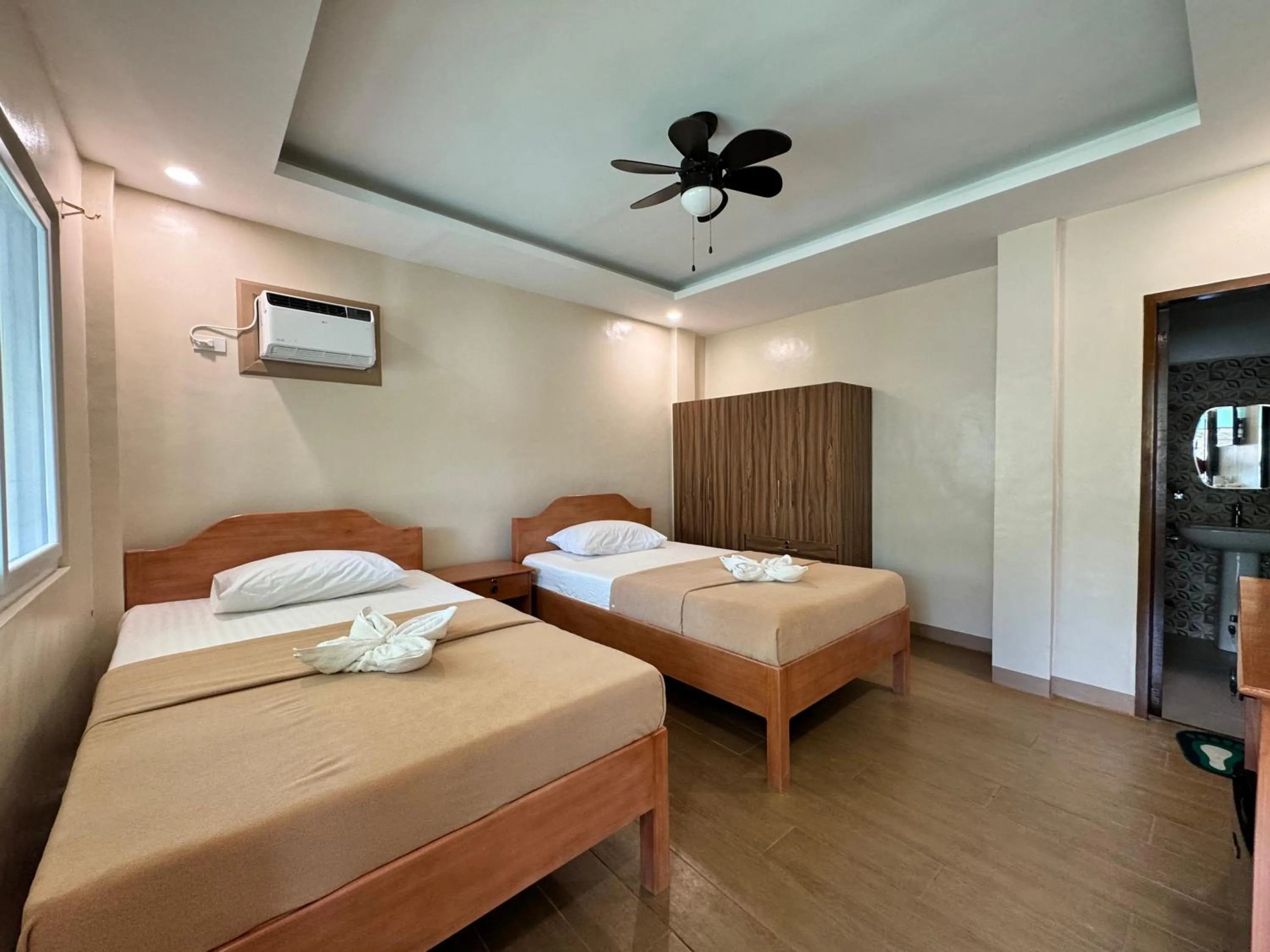 Bed in Marina Village