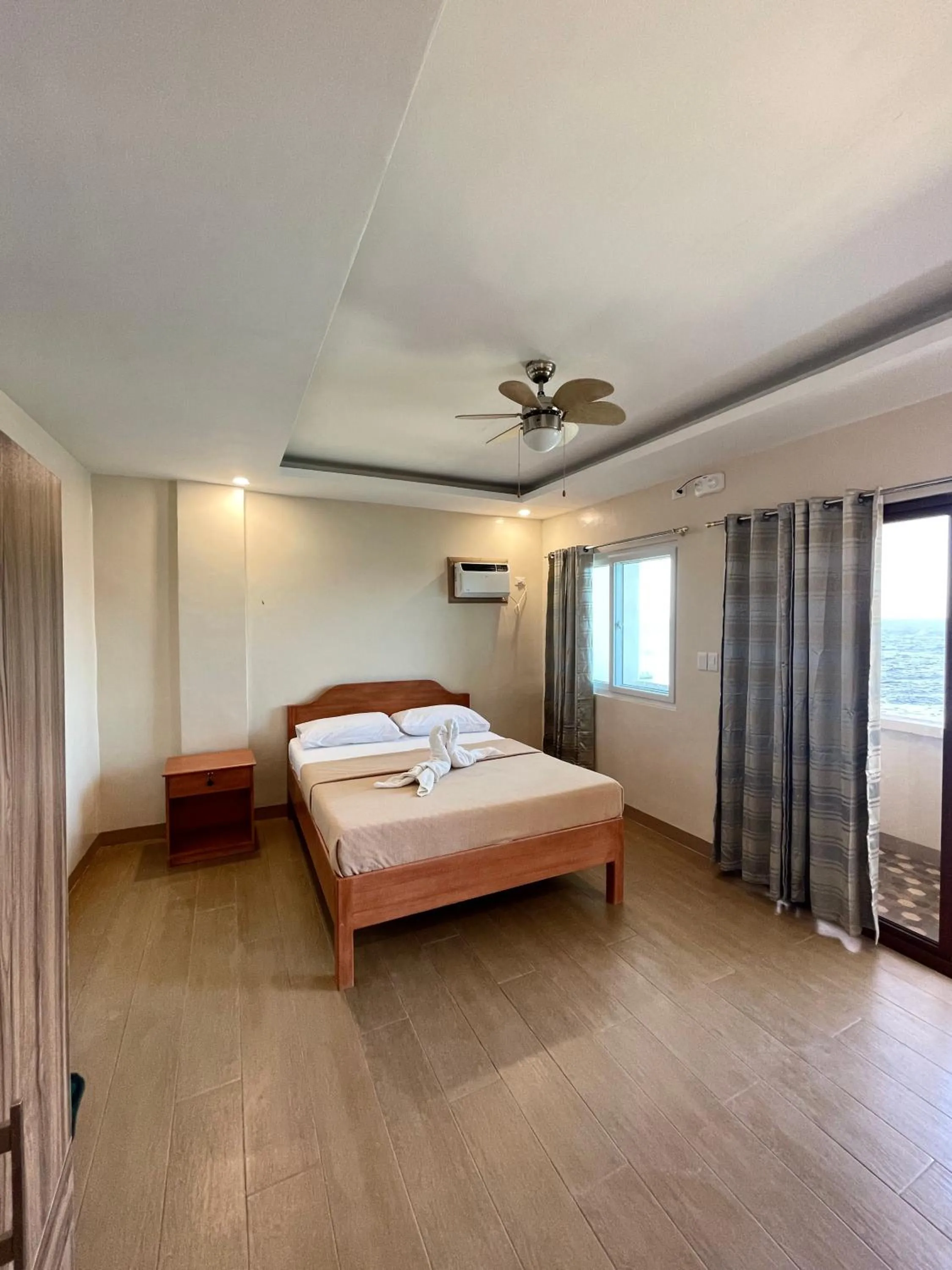 Bed in Marina Village