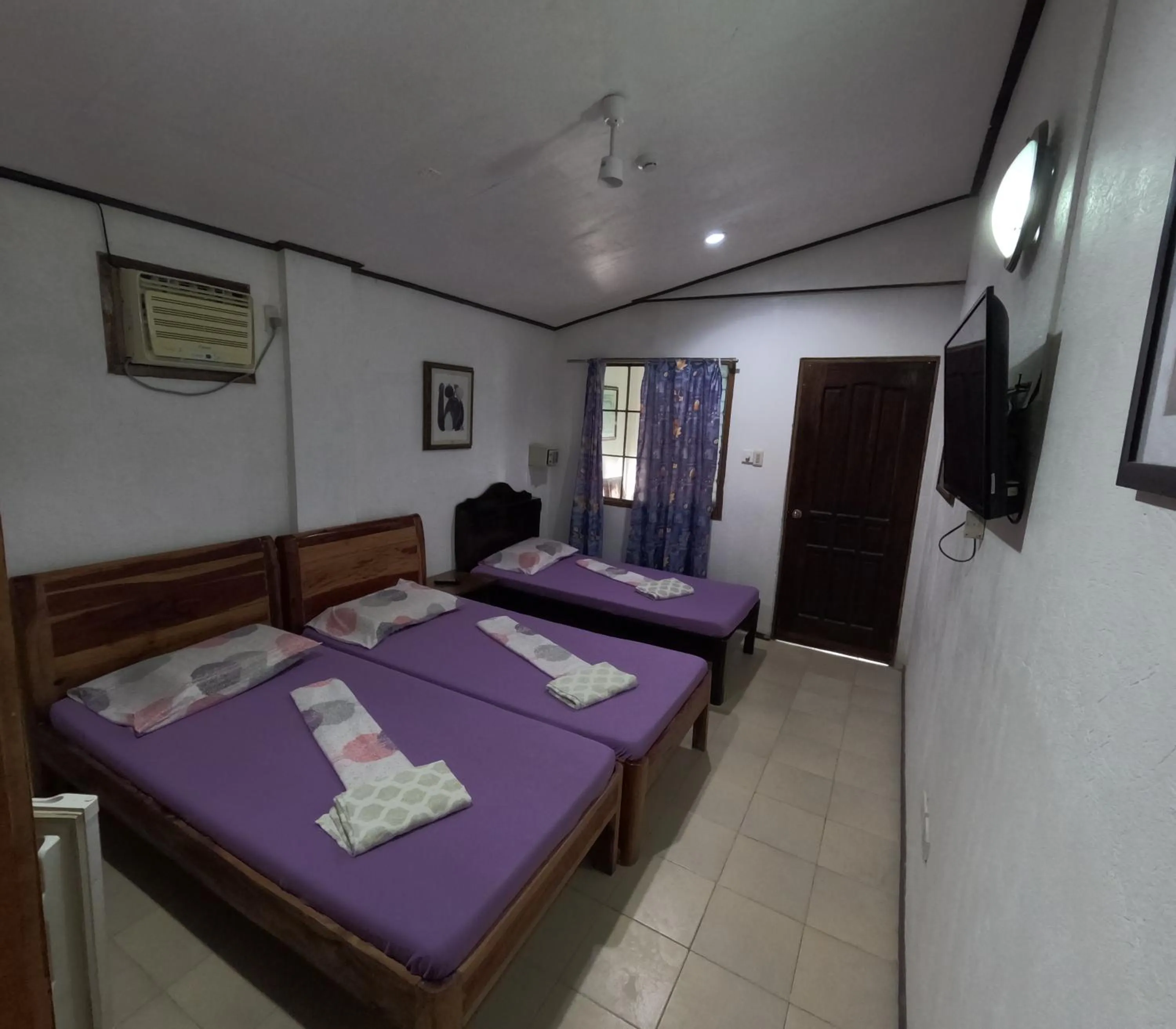 Bed in Marina Village