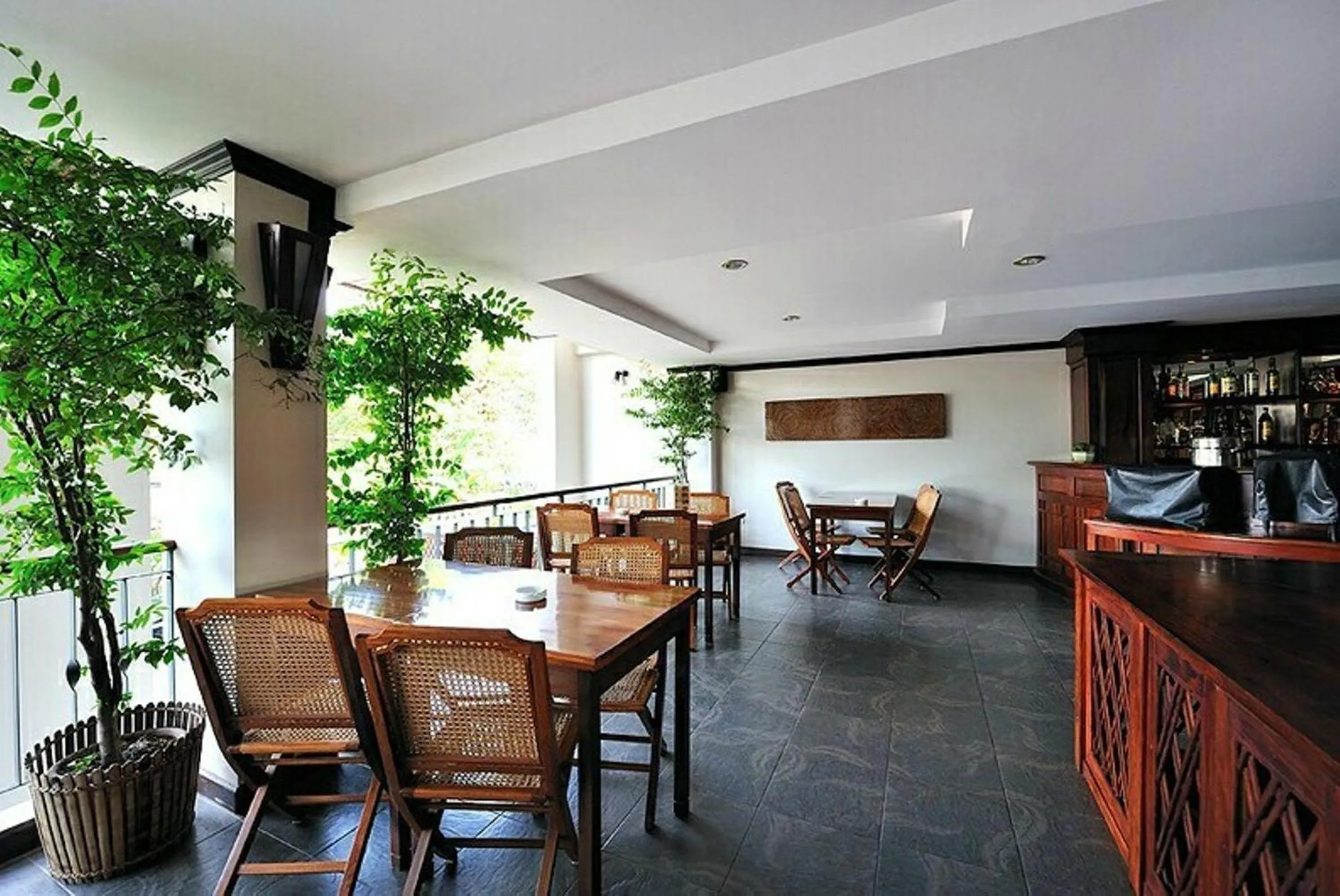 Restaurant/places to eat in Lao Orchid Hotel