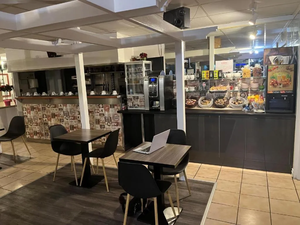 Breakfast in Brit Hotel Essentiel Pau Lescar