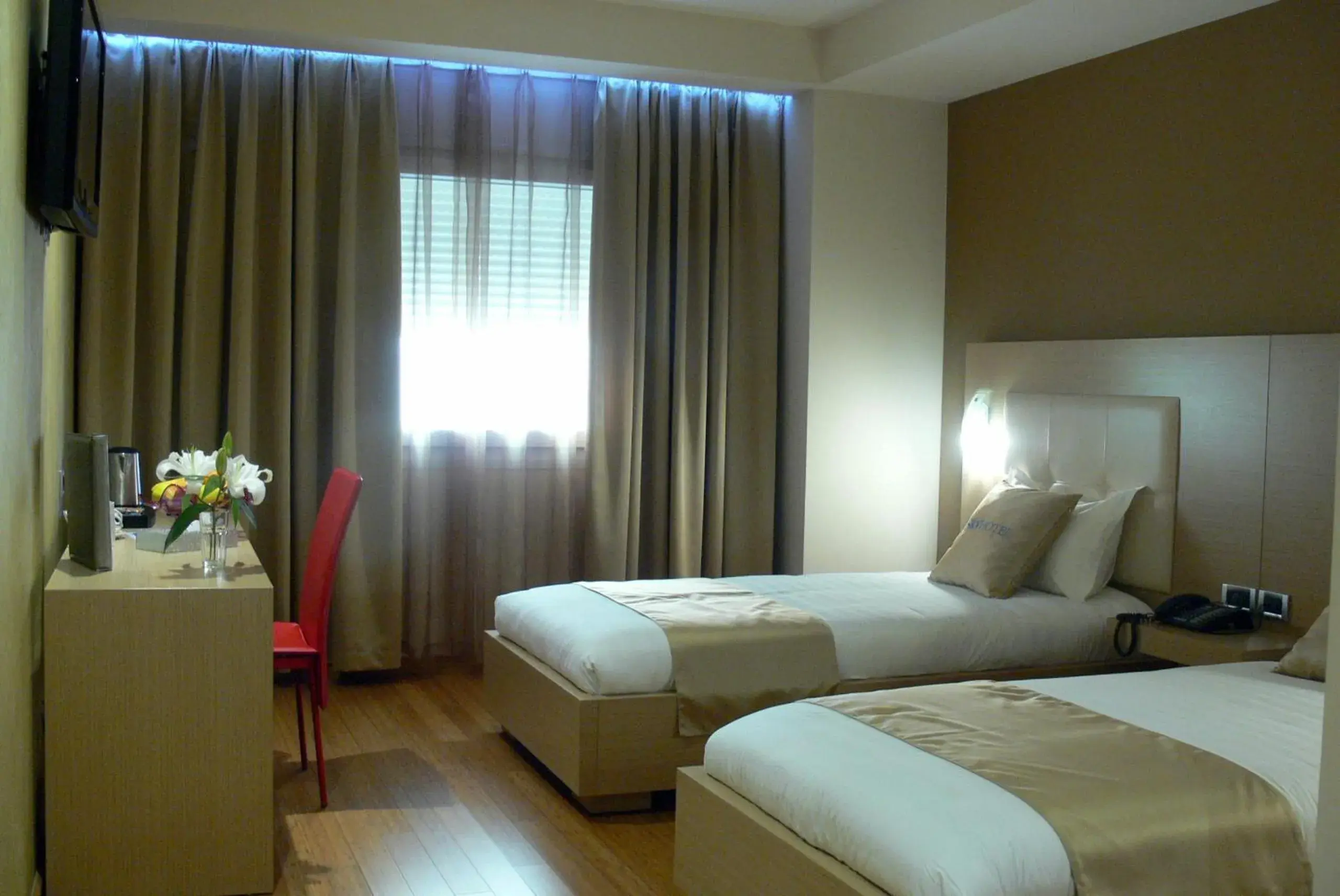Twin Room in Sky 2 Hotel Tirana Twin Room in Sky 2 Hotel Tirana