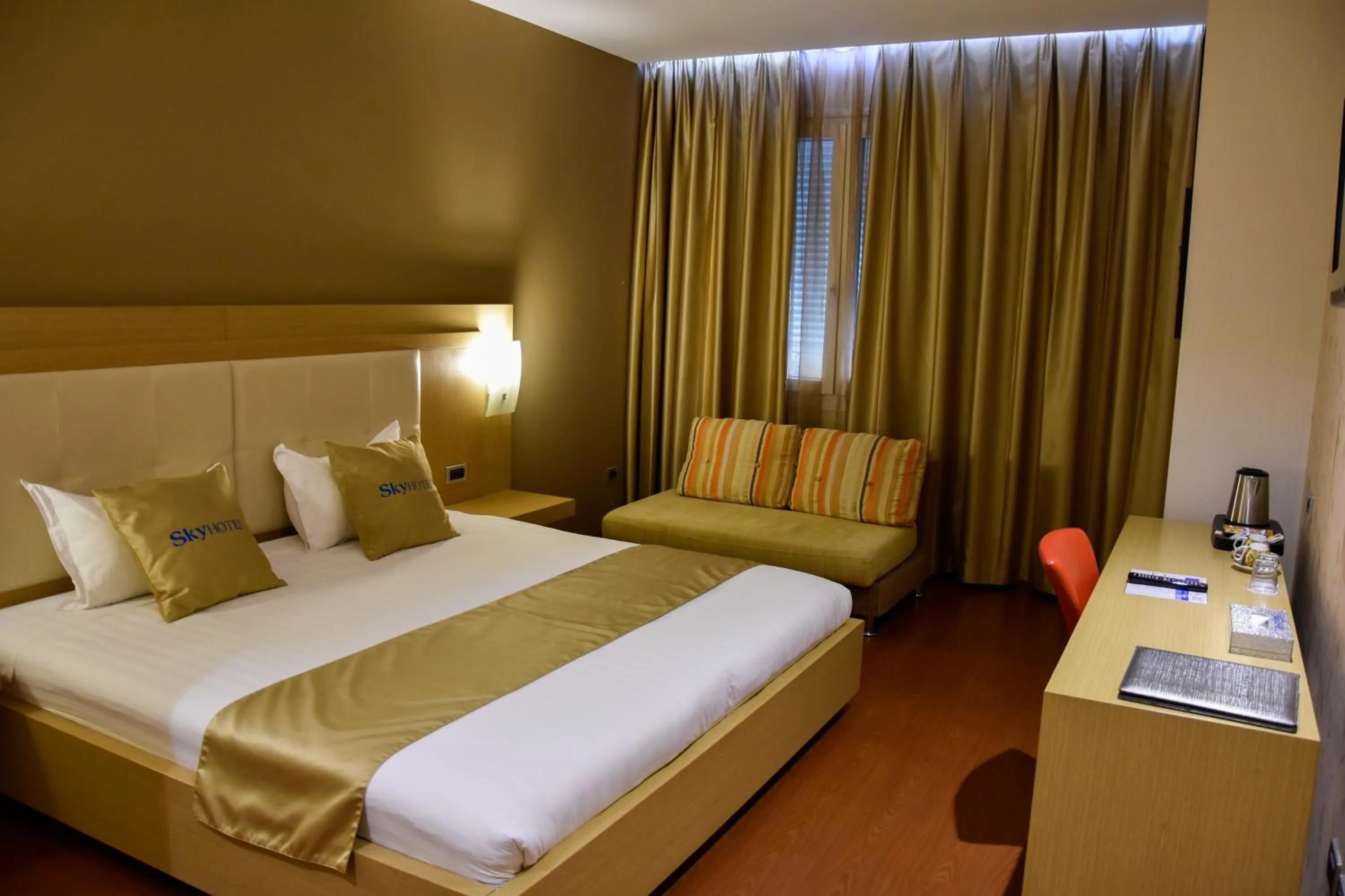 Bed in Sky 2 Hotel Tirana