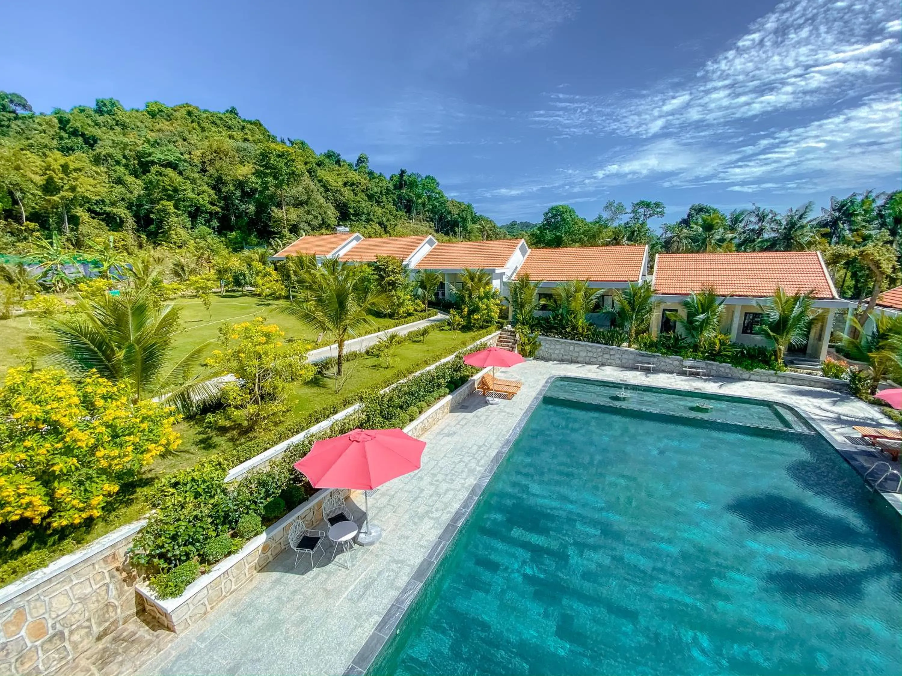 Pool view in Phu My Hung Bungalow