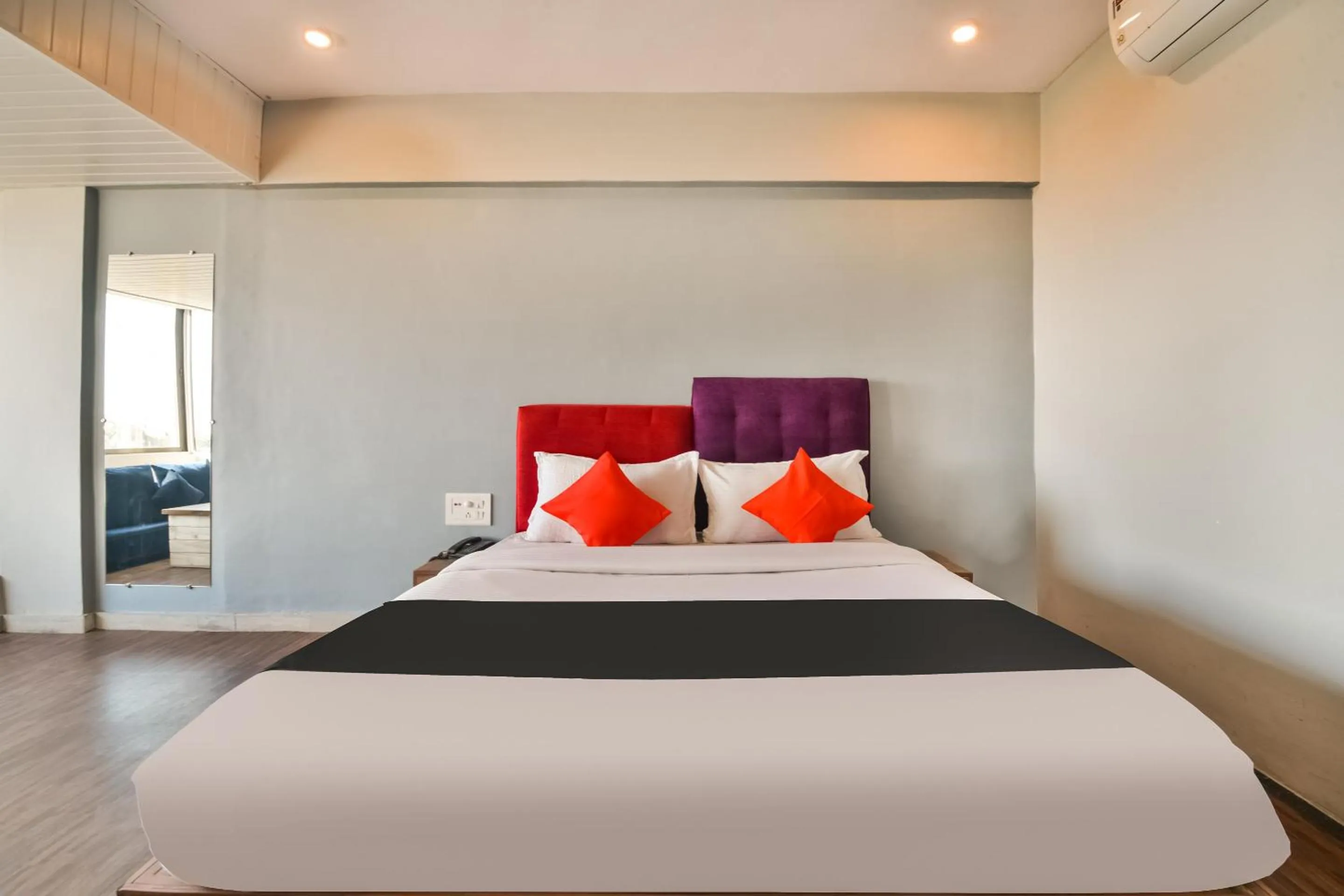 Bedroom, Bed in Capital O Amit Palace