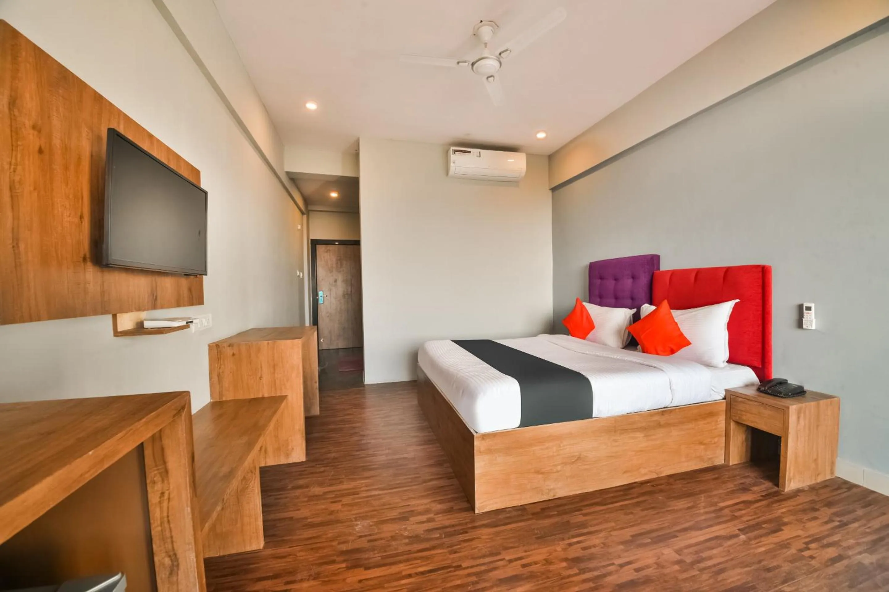 Bedroom, Bed in Capital O Amit Palace