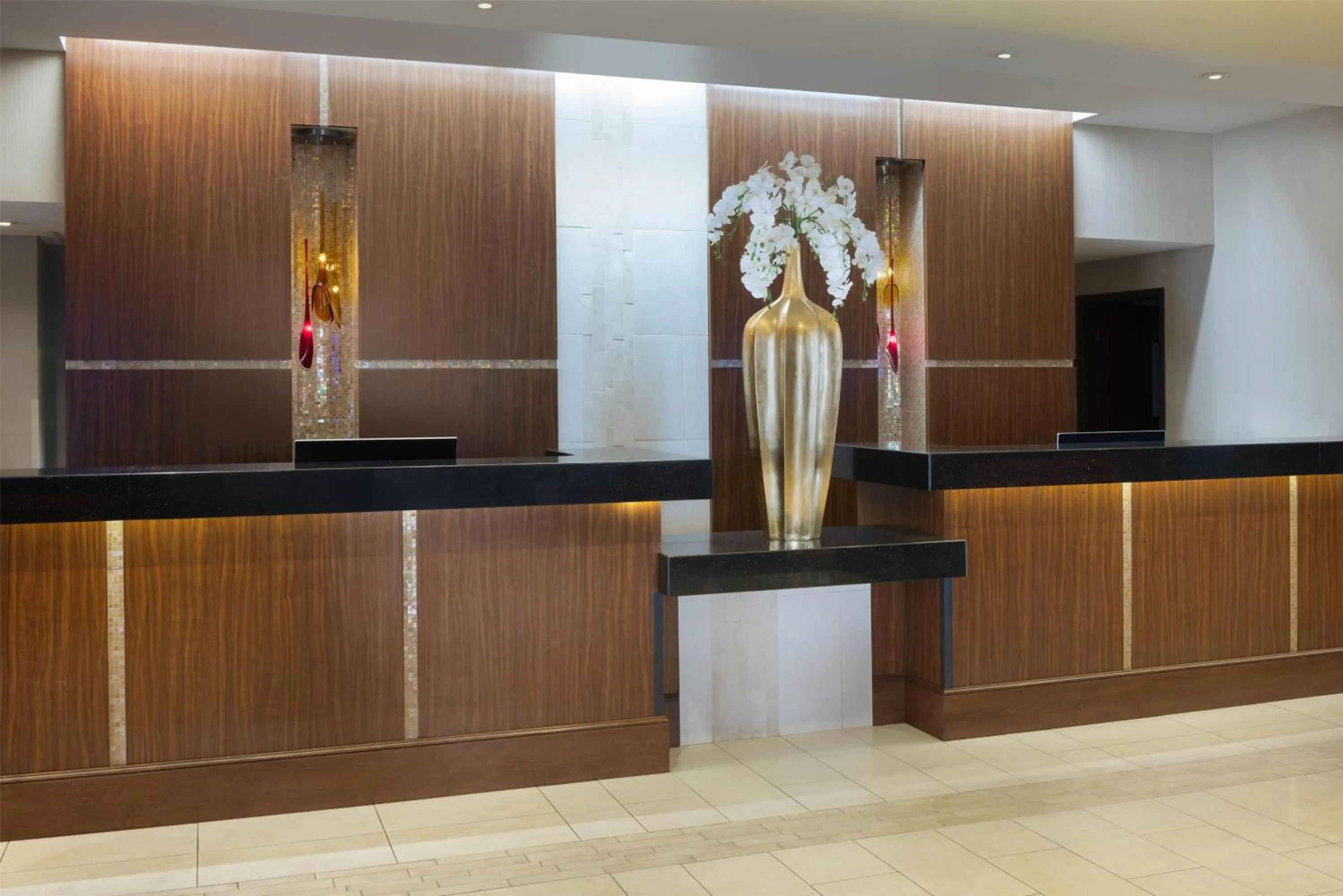 Lobby or reception in Ramada Plaza by Wyndham Orlando Resort & Suites Intl Drive - Newly Renovated!