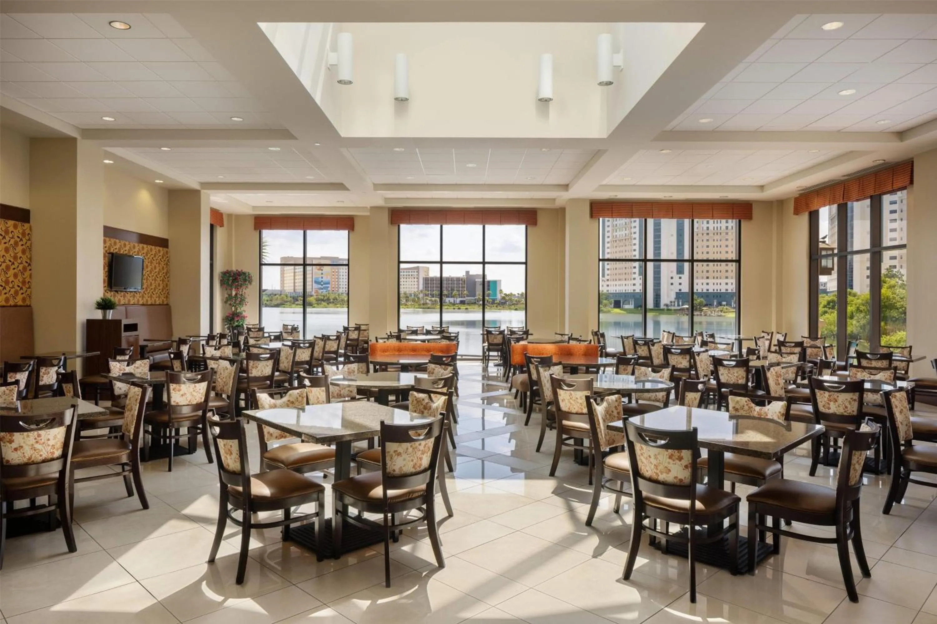 Restaurant/places to eat in Ramada Plaza by Wyndham Orlando Resort & Suites Intl Drive - Newly Renovated!