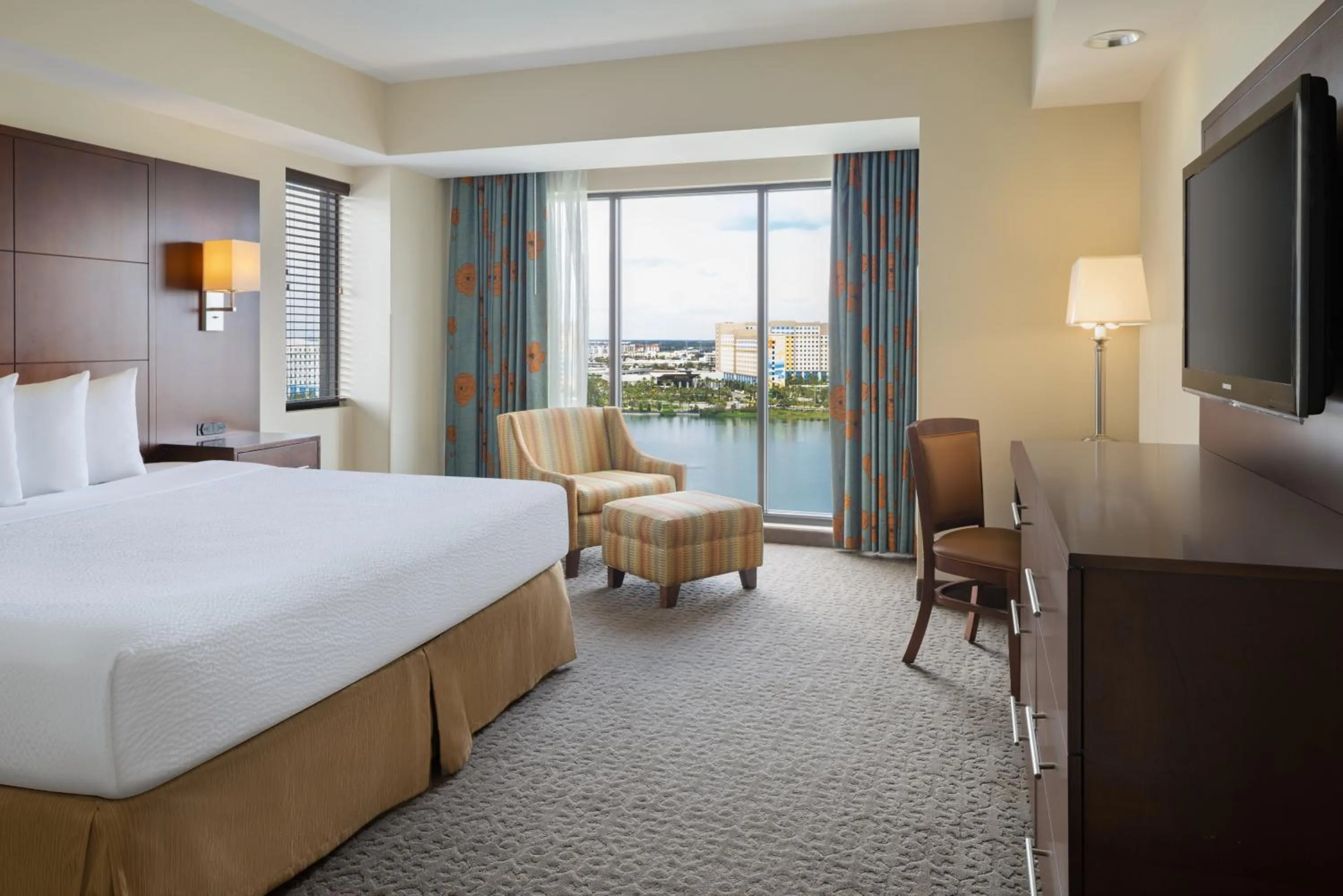 Bed in Ramada Plaza by Wyndham Orlando Resort & Suites Intl Drive - Newly Renovated!