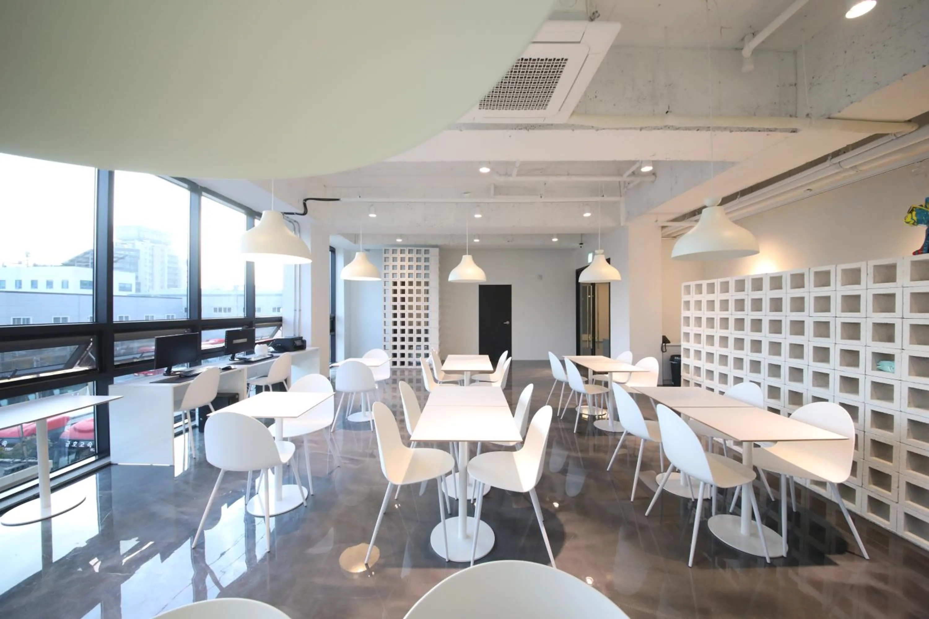 Restaurant/places to eat in Zam 101