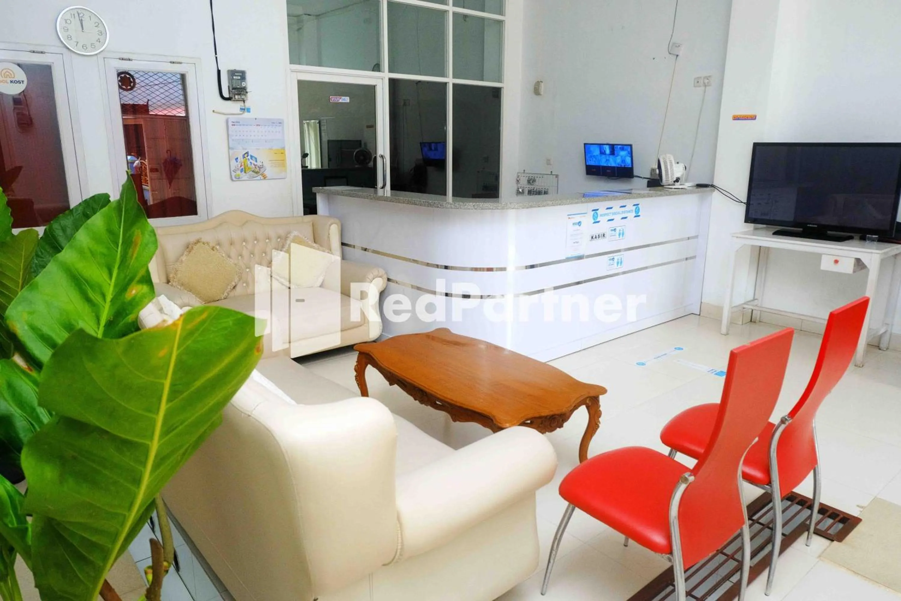 Lobby or reception in Fortuner Homestay Syariah Makassar Mitra RedDoorz