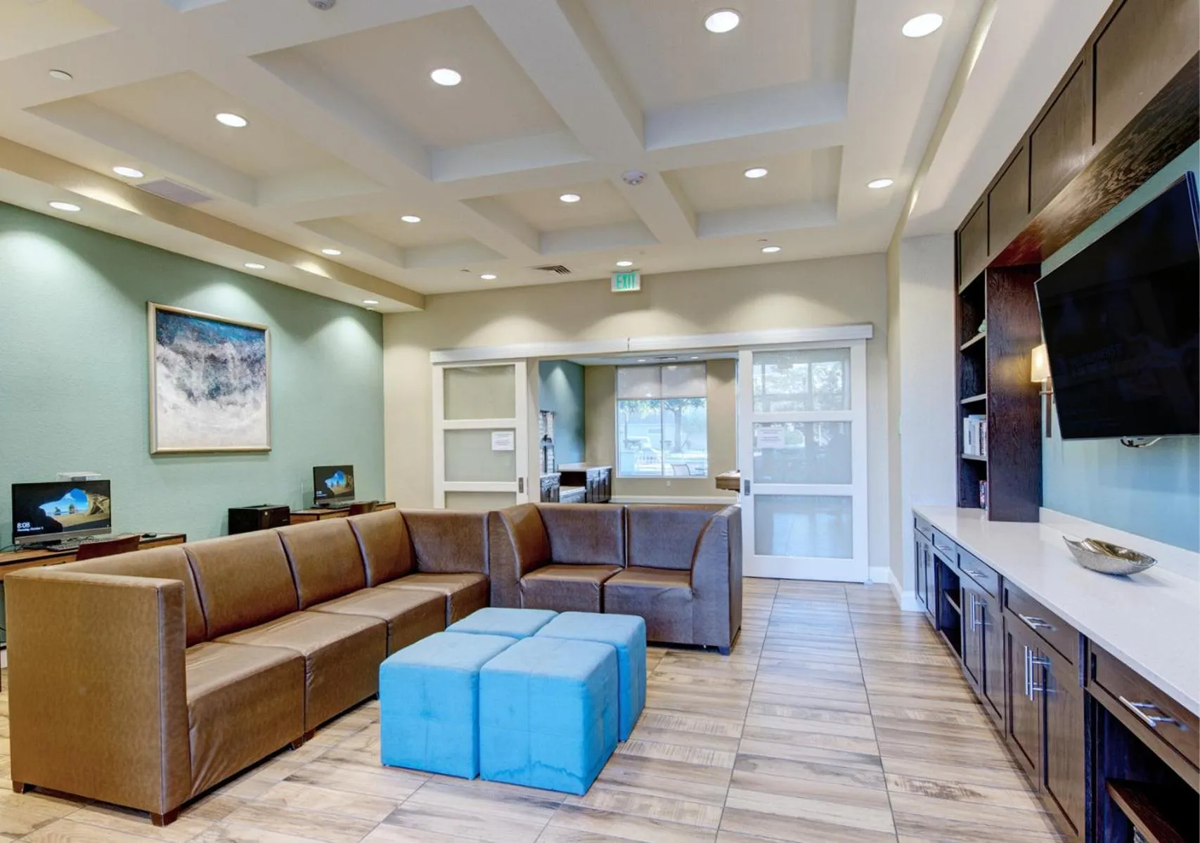 Communal lounge/ TV room in Summer Bay Orlando by Exploria Resorts