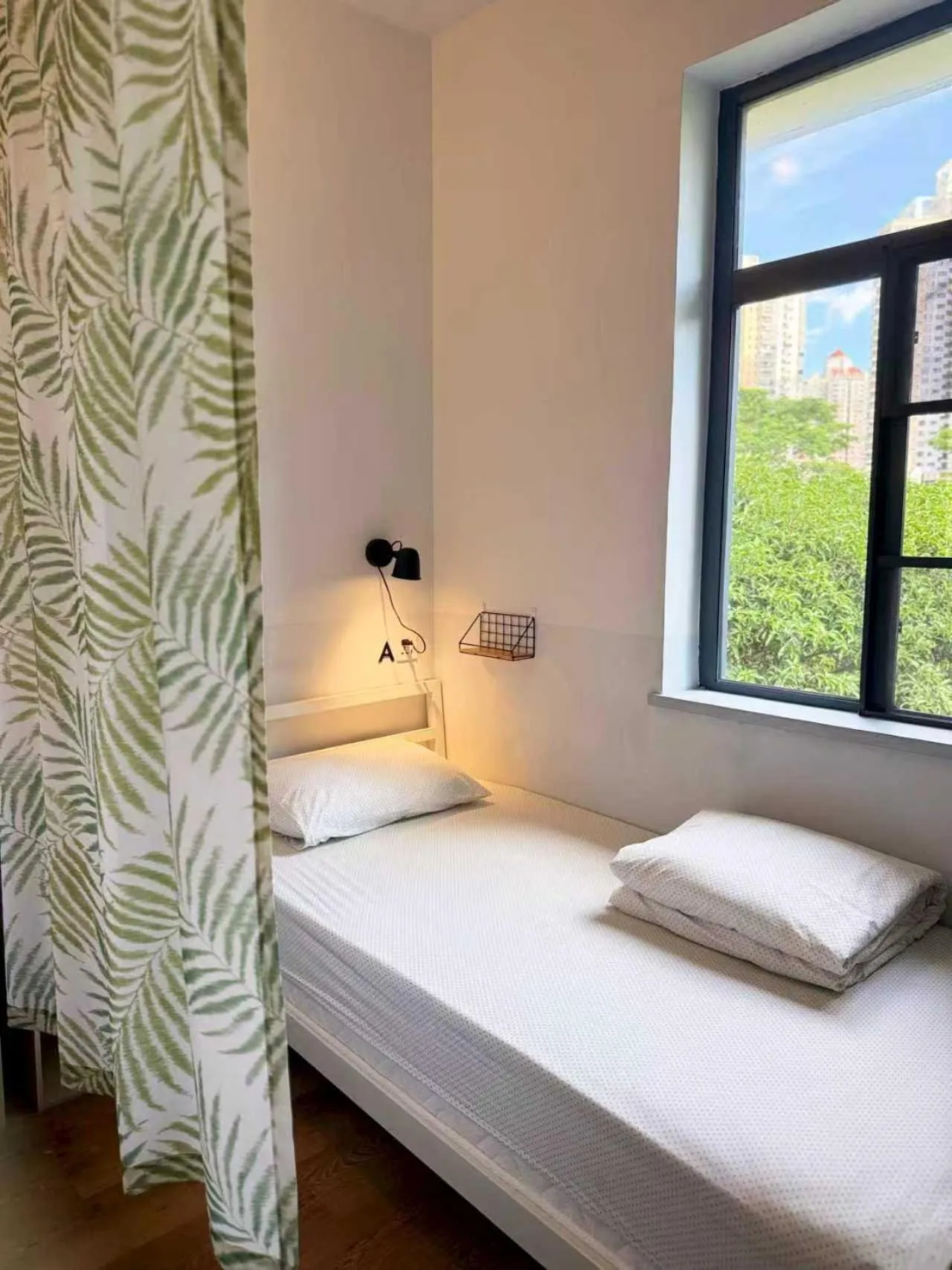 Bed in Shenzhen Loft Youth Hostel