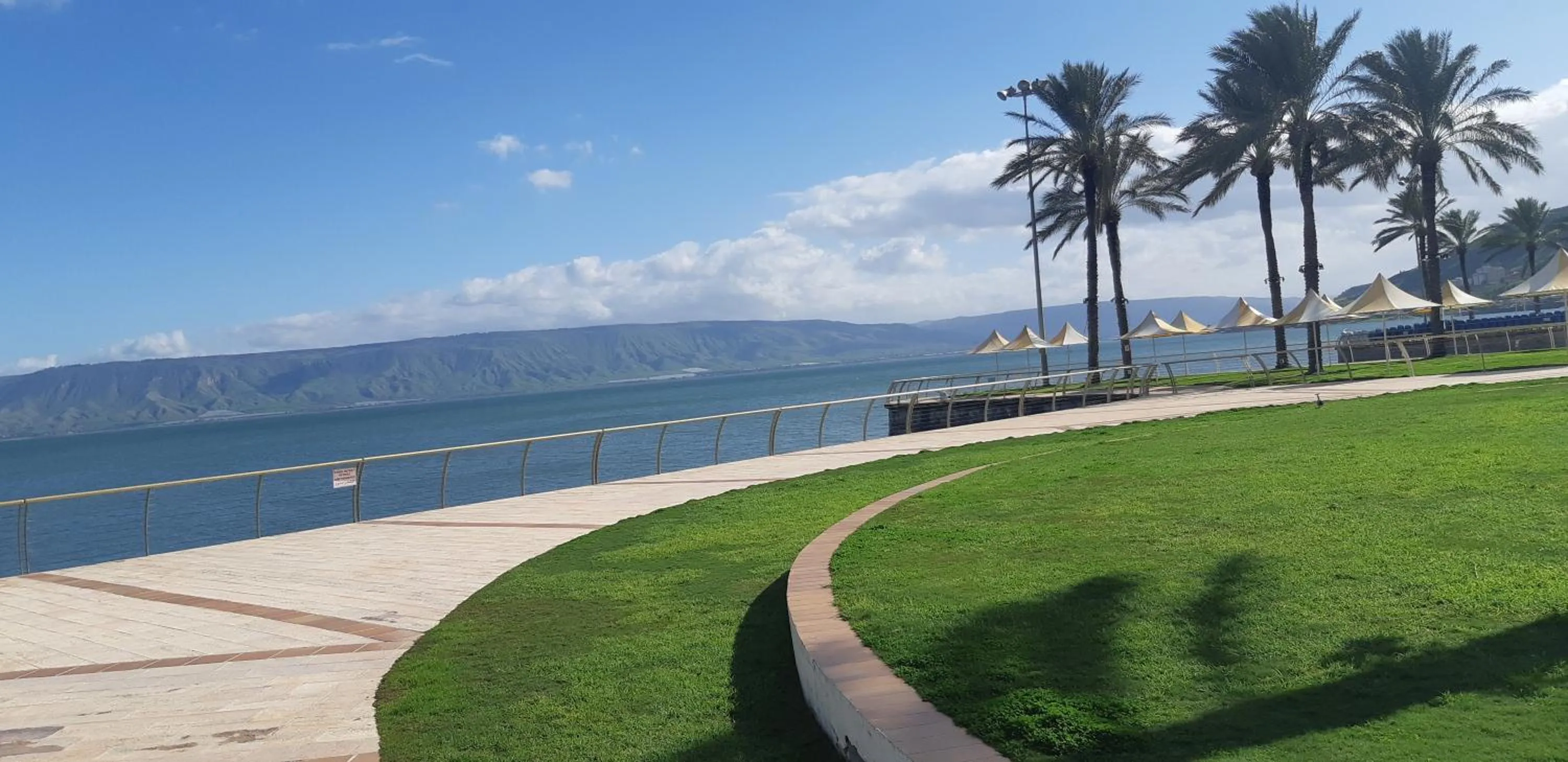 Garden in Gai Beach Hotel