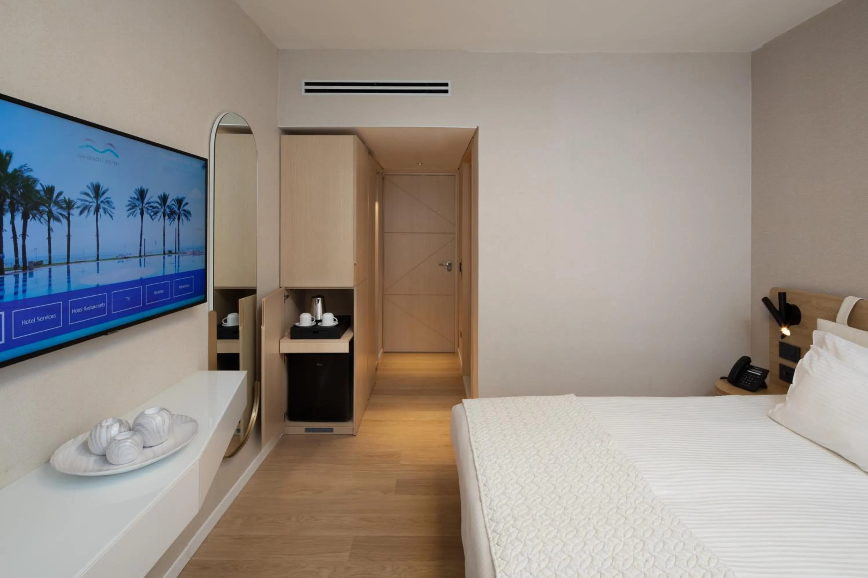 Photo of the whole room, Bed in Gai Beach Hotel