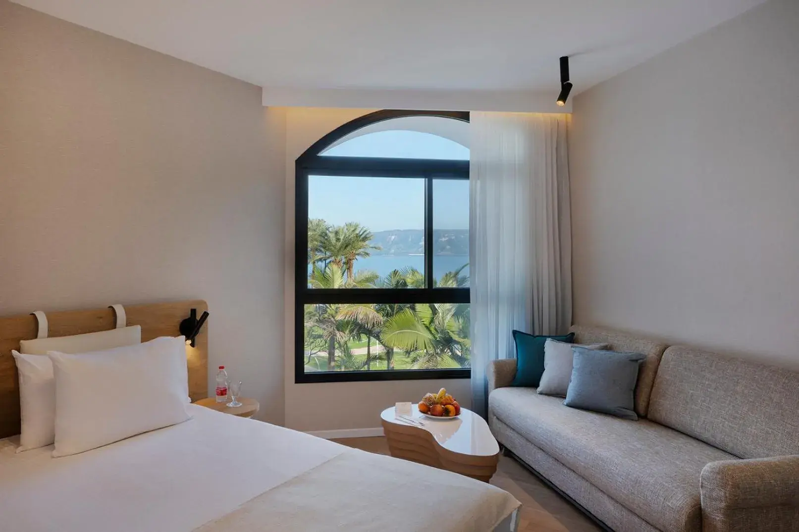 Deluxe Room with Lake View - single occupancy in Gai Beach Hotel Deluxe Room with Lake View - single occupancy in Gai Beach Hotel