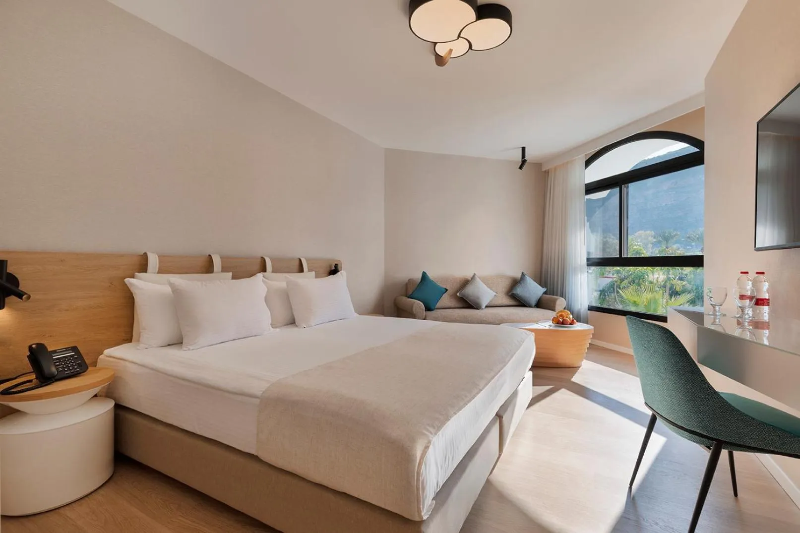 Photo of the whole room, Bed in Gai Beach Hotel