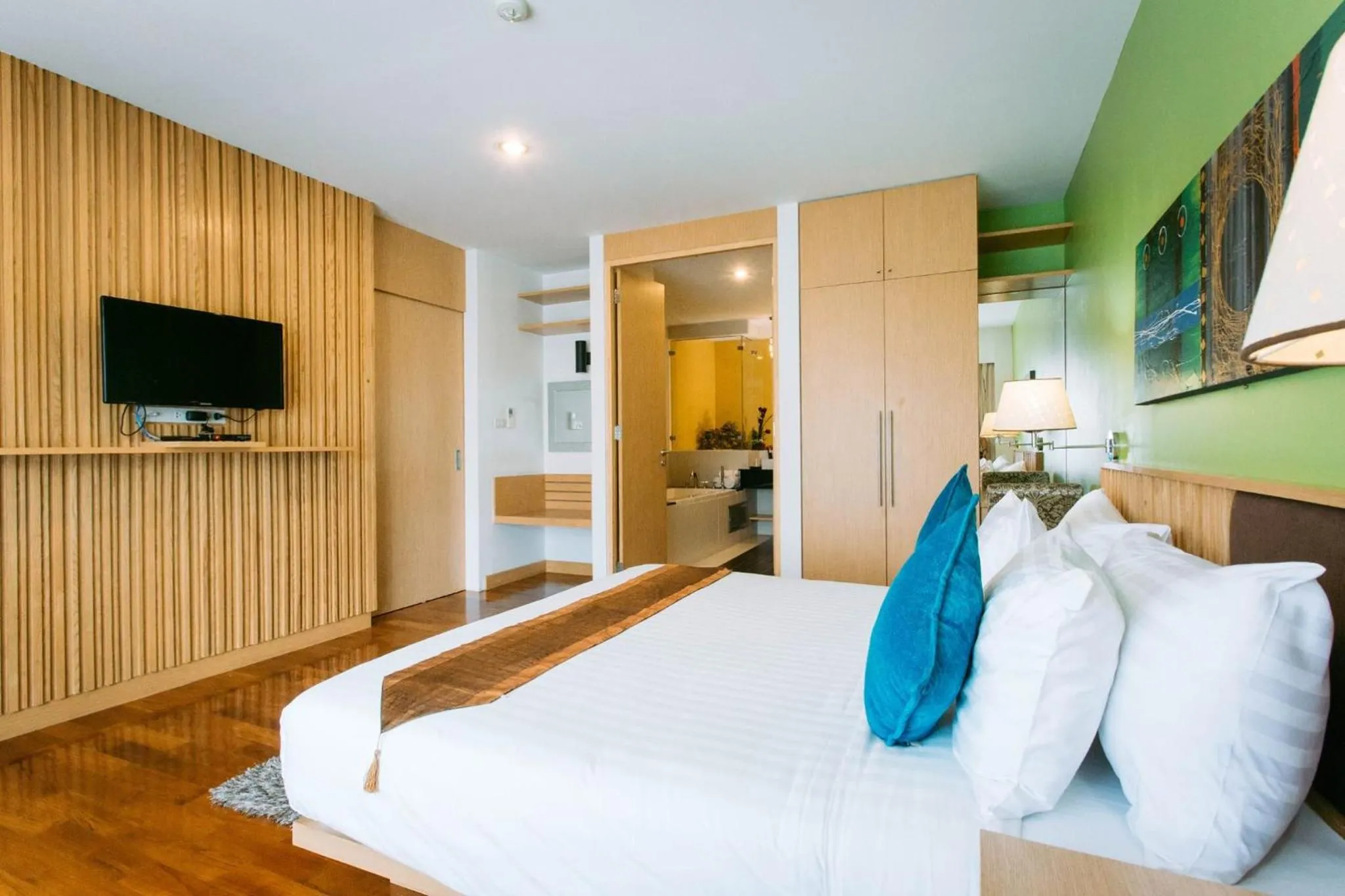 Communal lounge/ TV room, Bed in Mamaison Hotel