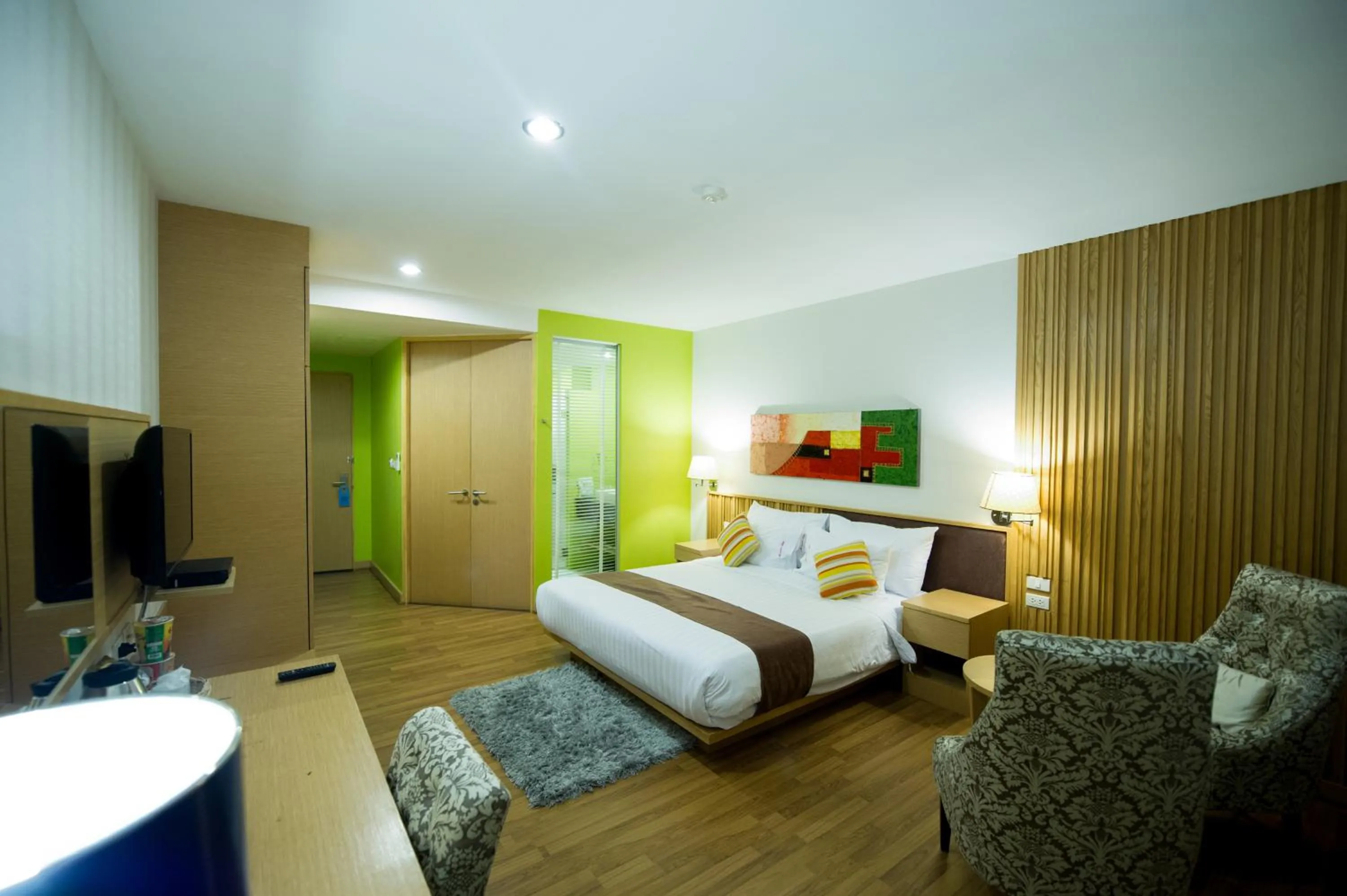 Photo of the whole room, Bed in Mamaison Hotel