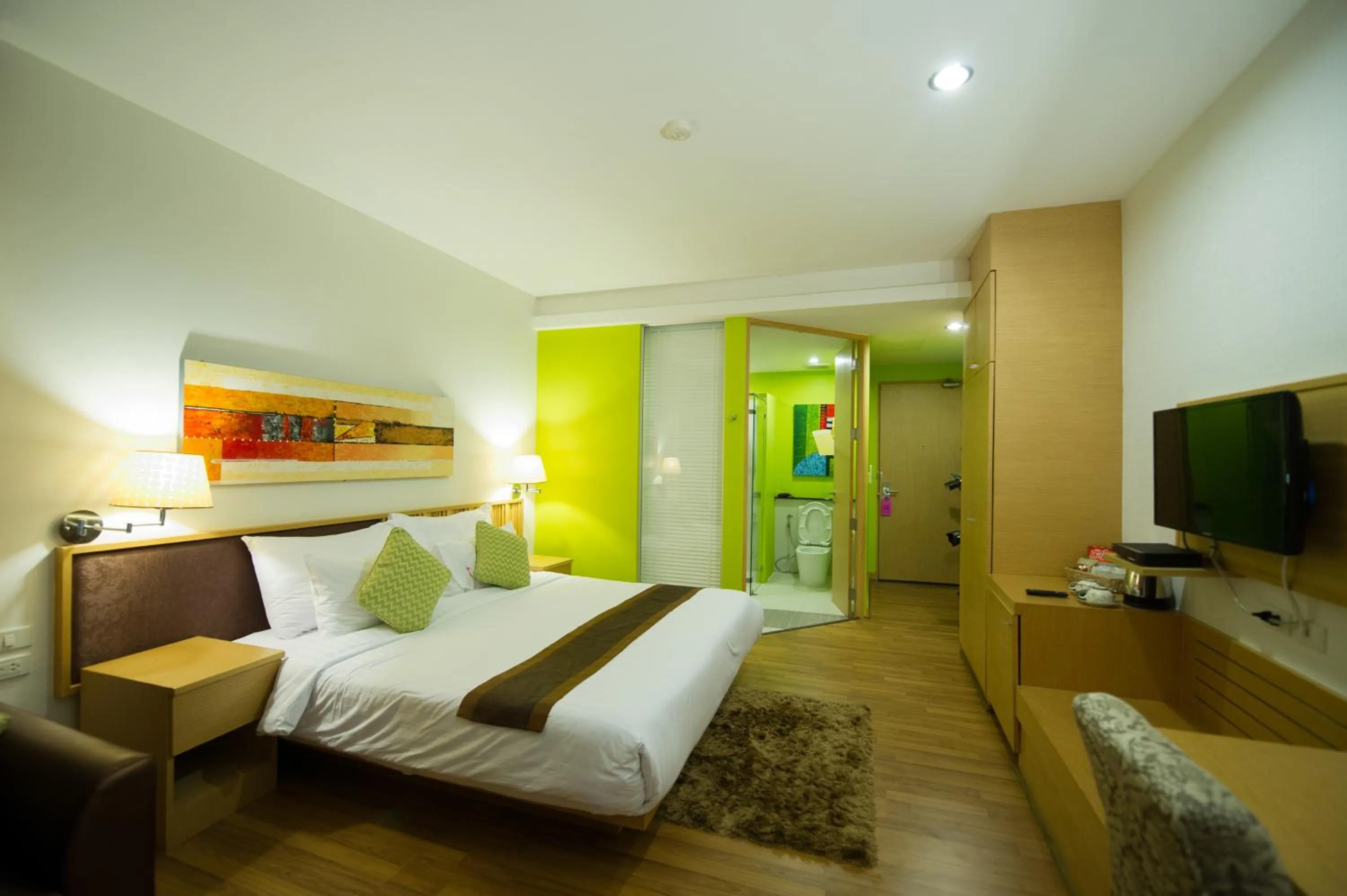 Photo of the whole room, Bed in Mamaison Hotel