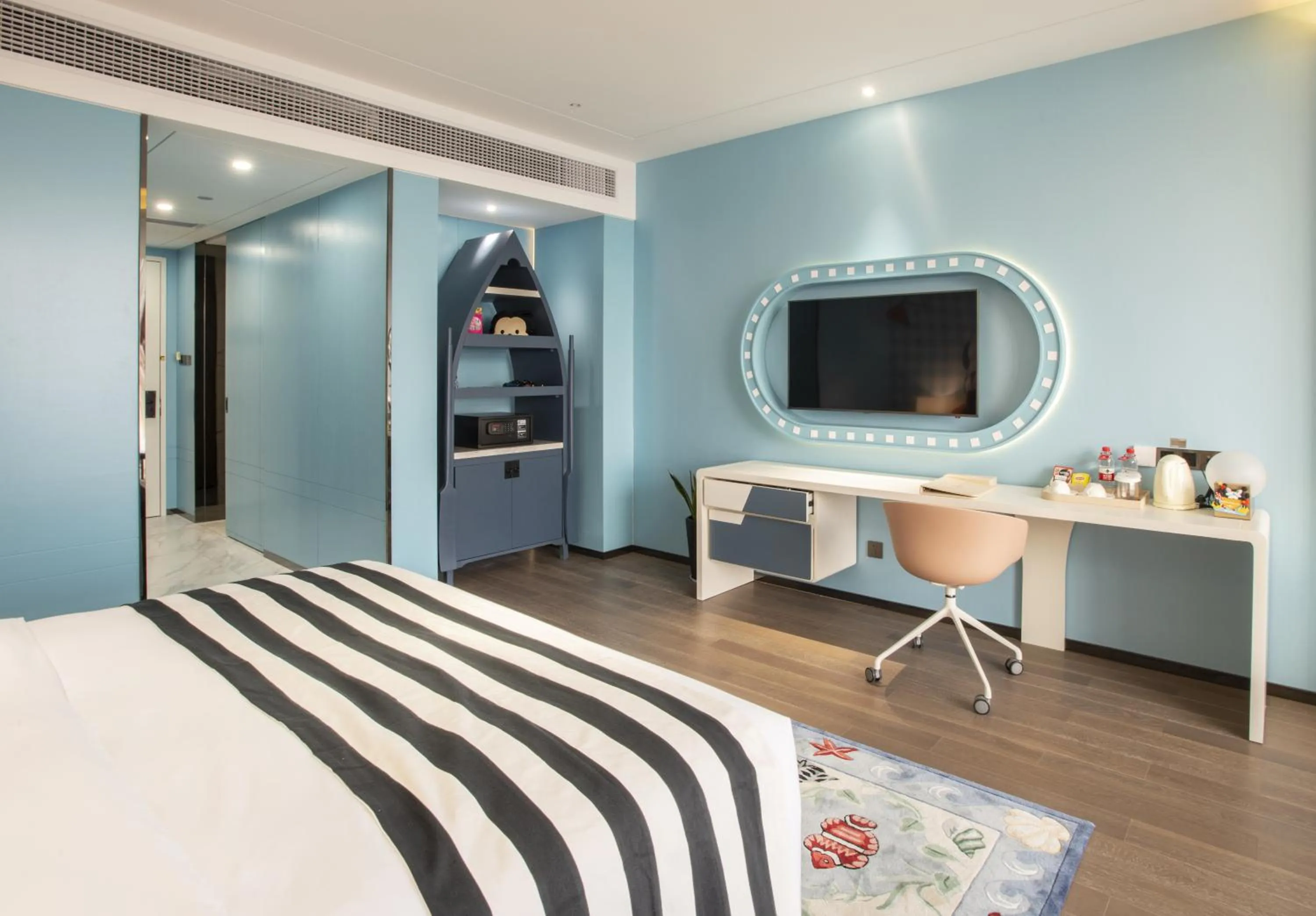 TV/Entertainment Center in Ramada Plaza by Wyndham Nanxun