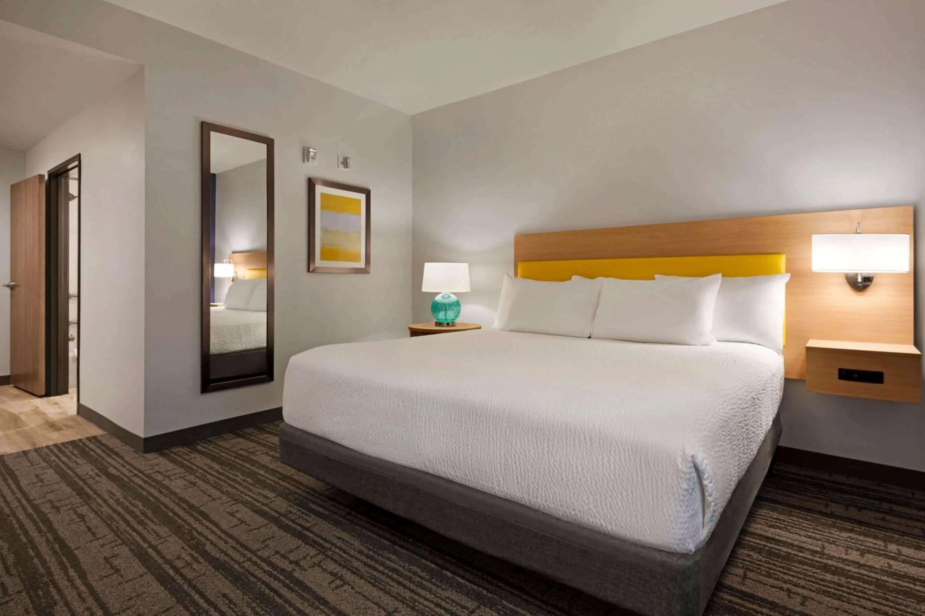 Photo of the whole room, Bed in Days Inn by Wyndham Beaumont West I-10 Walden