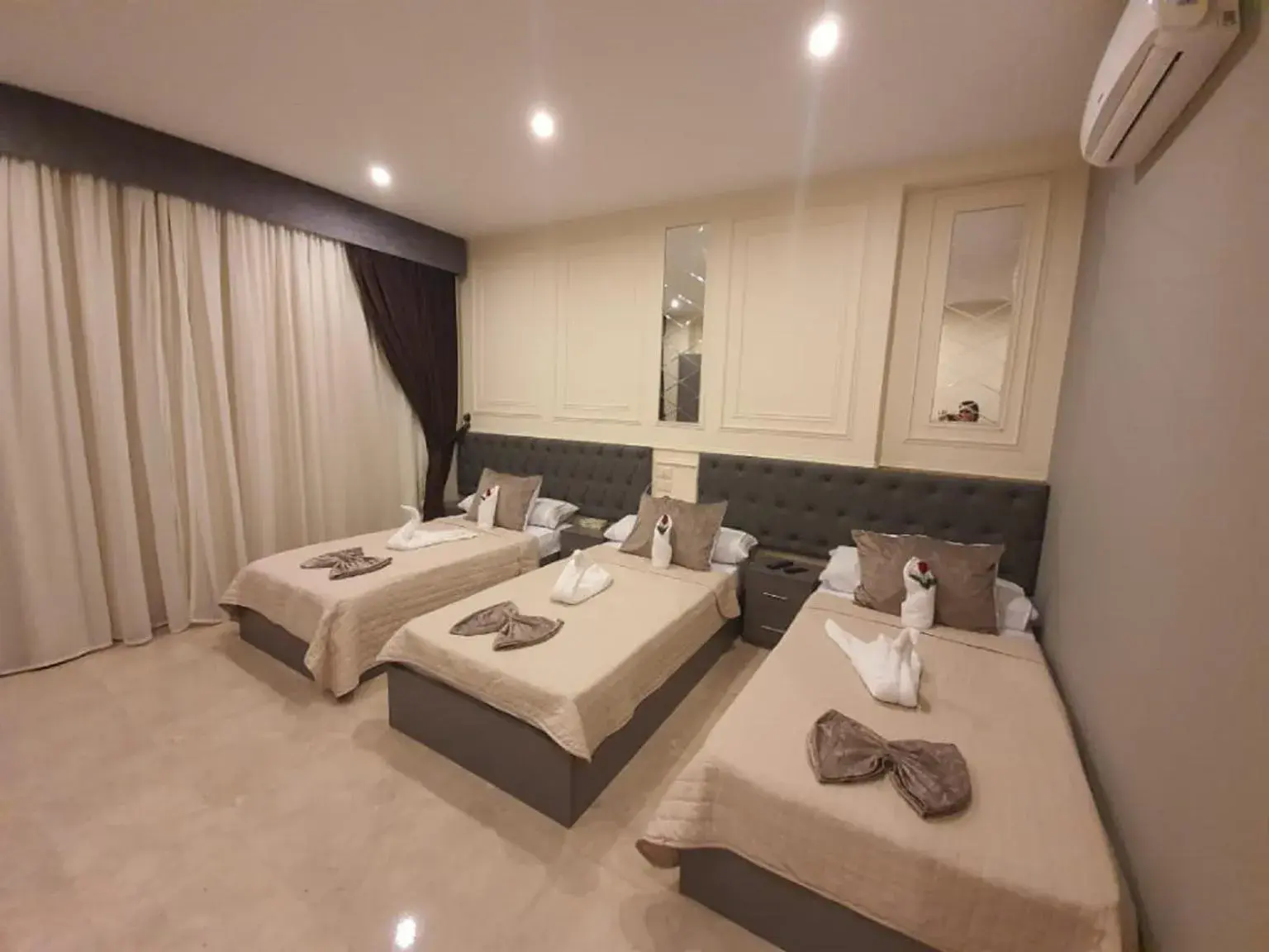 Comfort Triple Room in City Palace Hotel Comfort Triple Room in City Palace Hotel