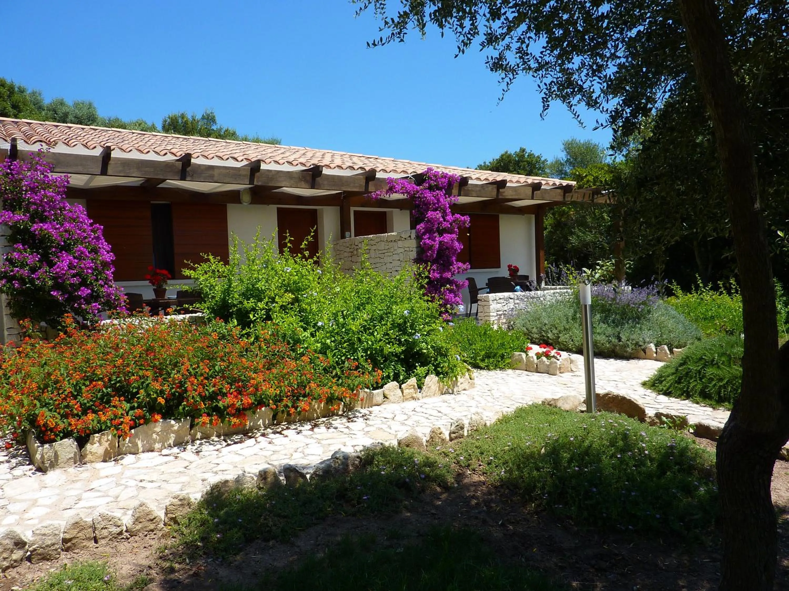 Property building in Poisson Rouge