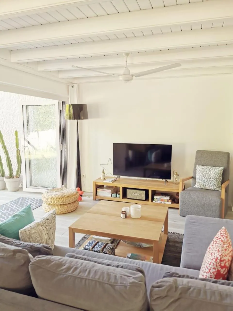 Communal lounge/ TV room in The Good Life - Eco Lodges & Serenity Boutique Hotel - Adults Only