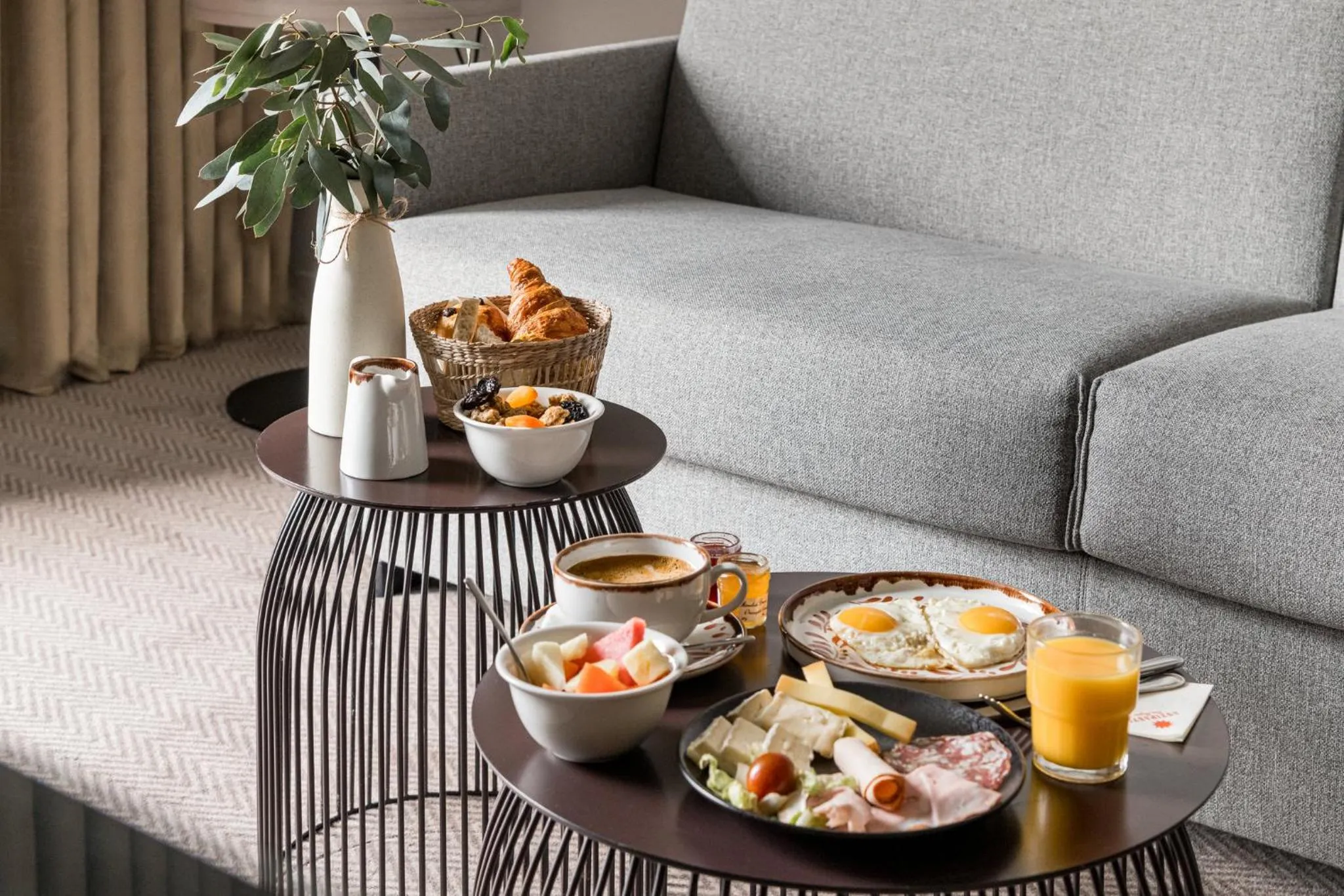 Photo of the whole room in Crowne Plaza Lyon - Cité Internationale